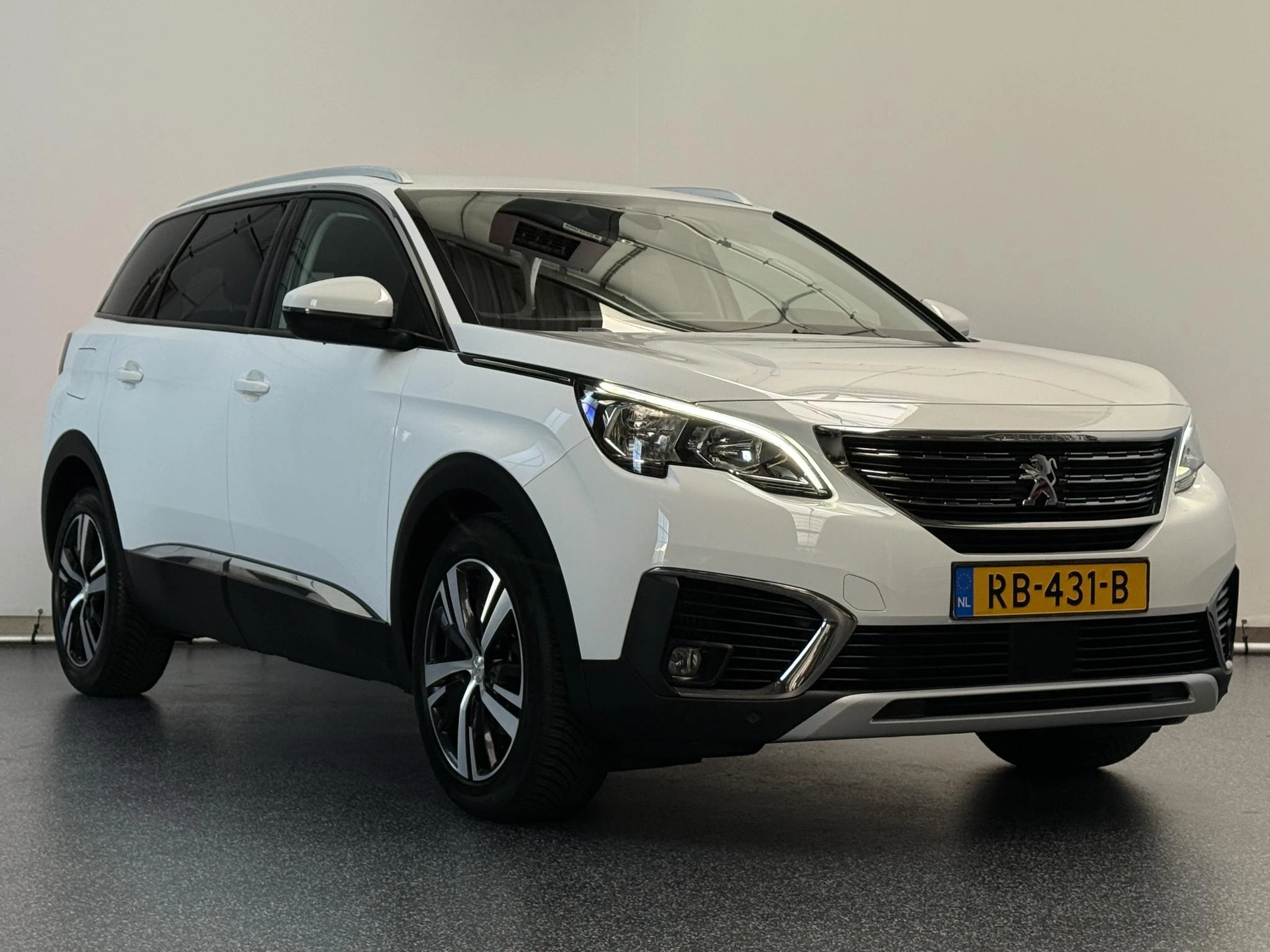 Hoofdafbeelding Peugeot 5008
