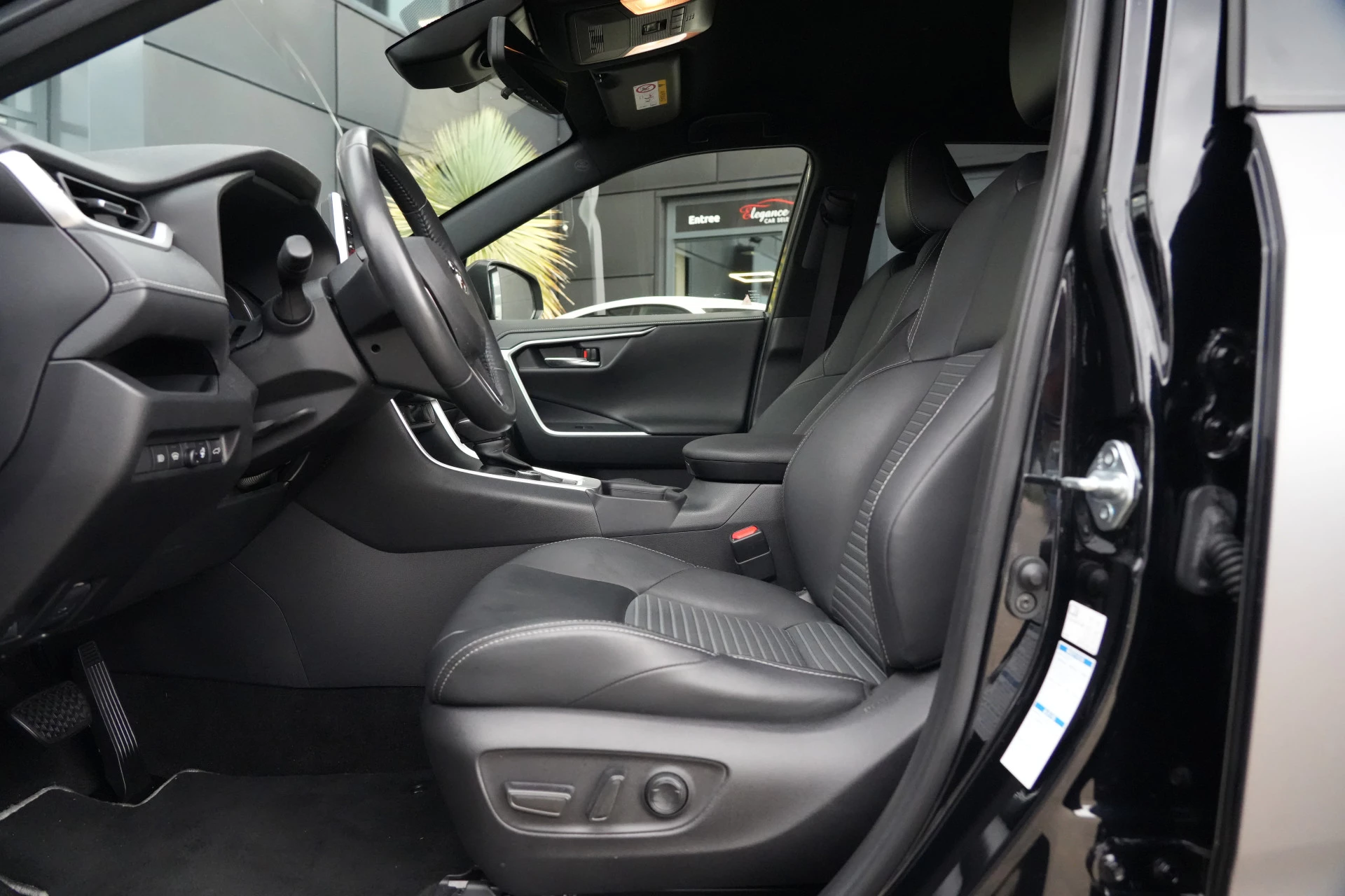 Hoofdafbeelding Toyota RAV4