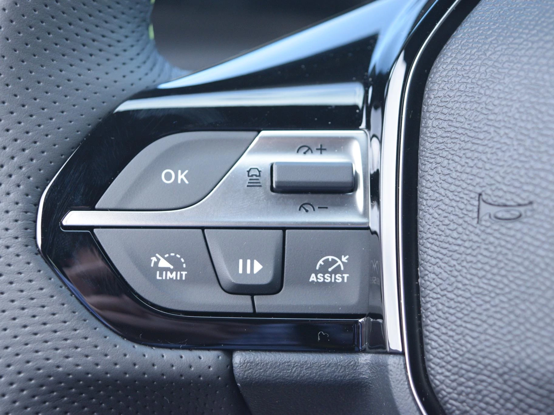 Hoofdafbeelding Peugeot e-308