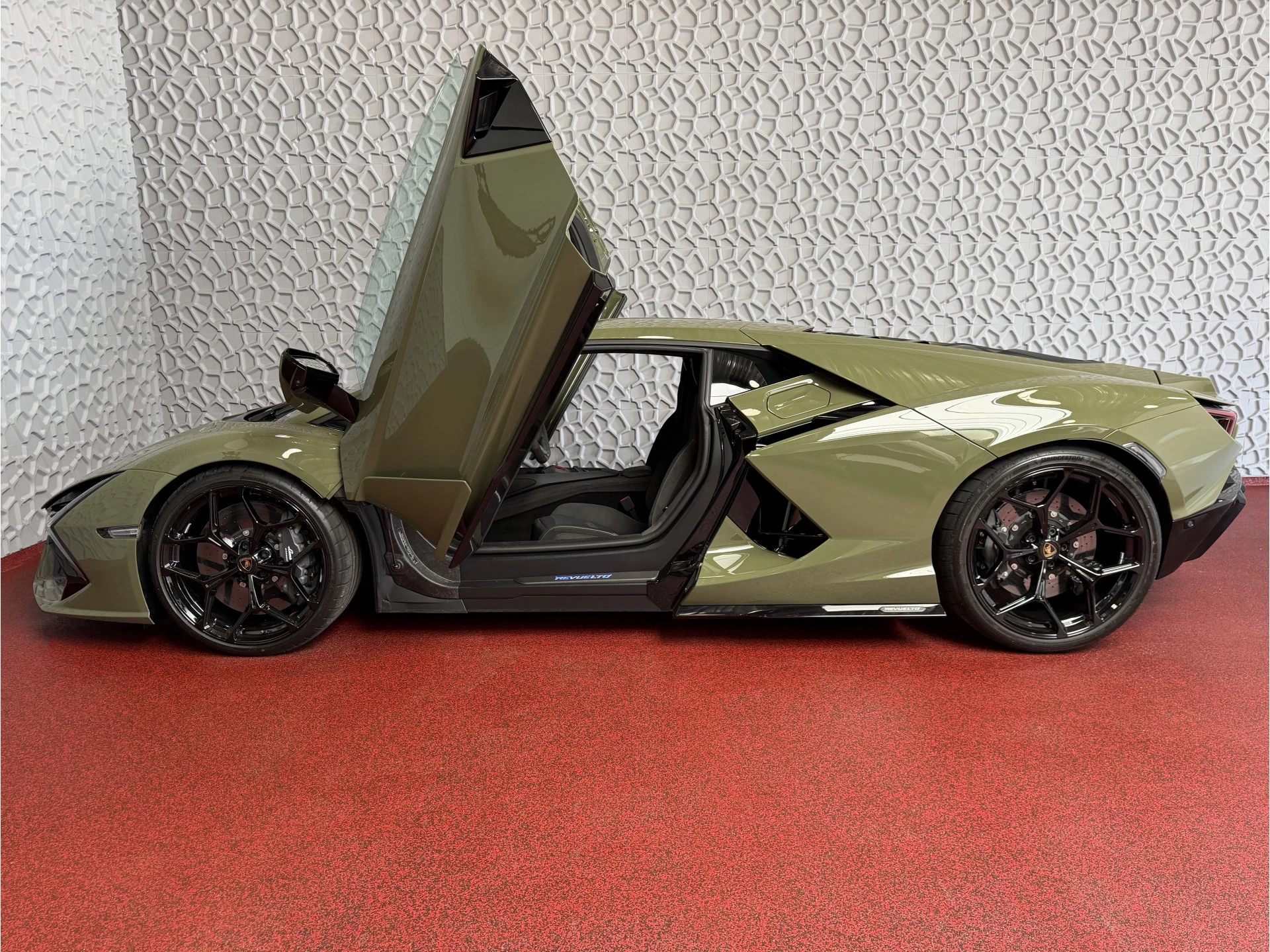 Hoofdafbeelding Lamborghini Revuelto