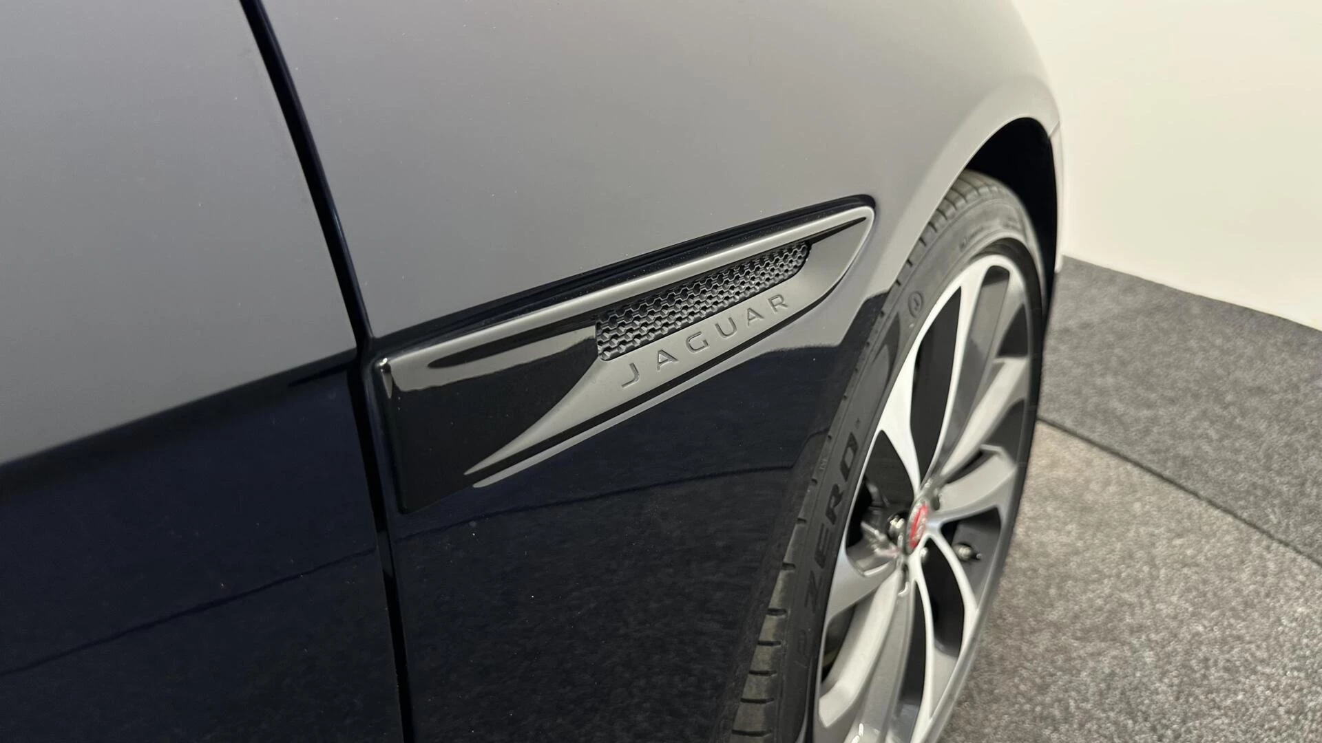 Hoofdafbeelding Jaguar XE