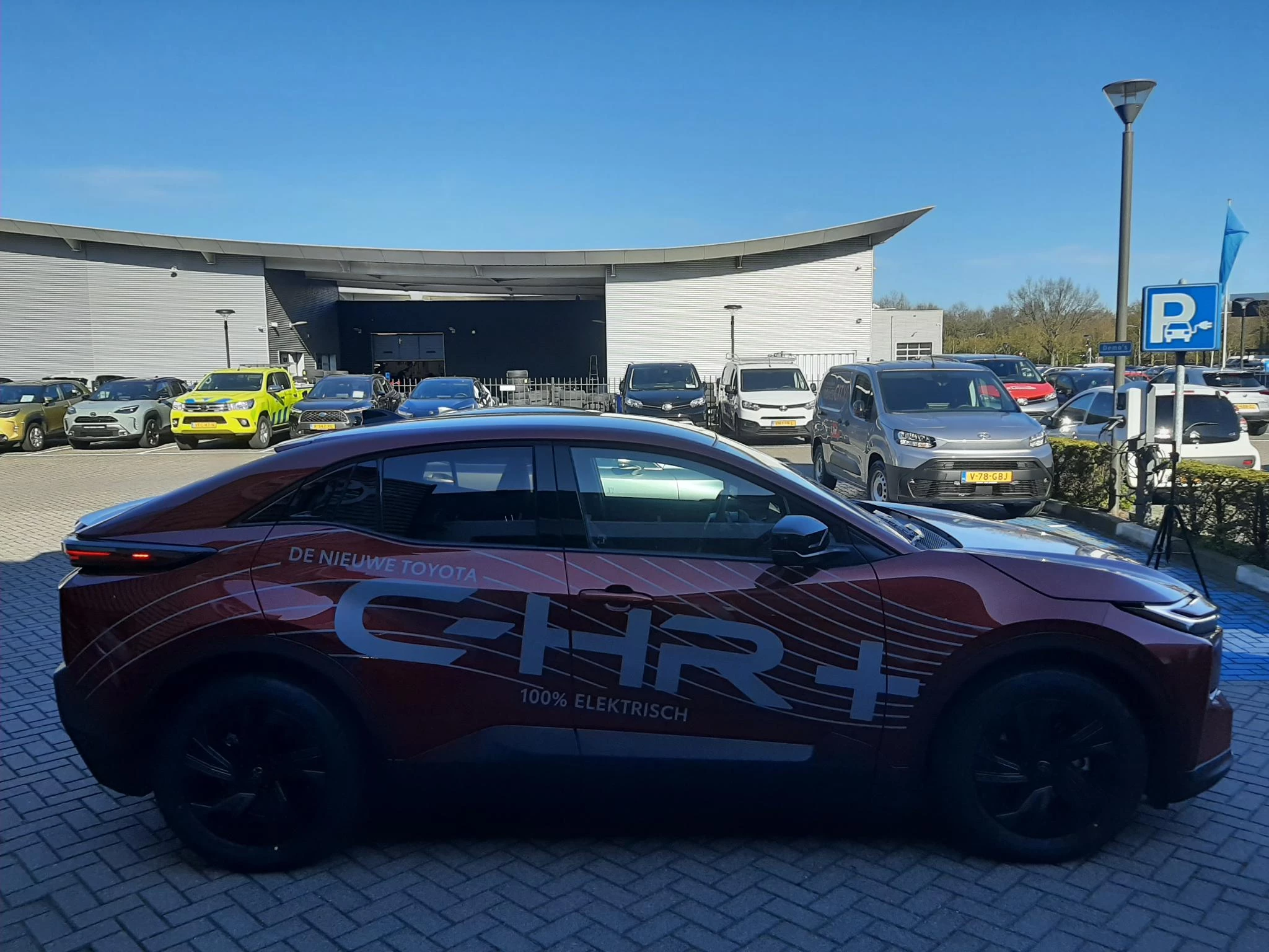 Hoofdafbeelding Toyota C-HR+