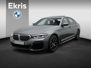 BMW 5 Serie Sedan 545e xDrive M Sportpakket | Trekhaak | Schuifdak | Sportstoelen  | Active Cruise Control | Head-Up Display | DAB | HiFi | 19''