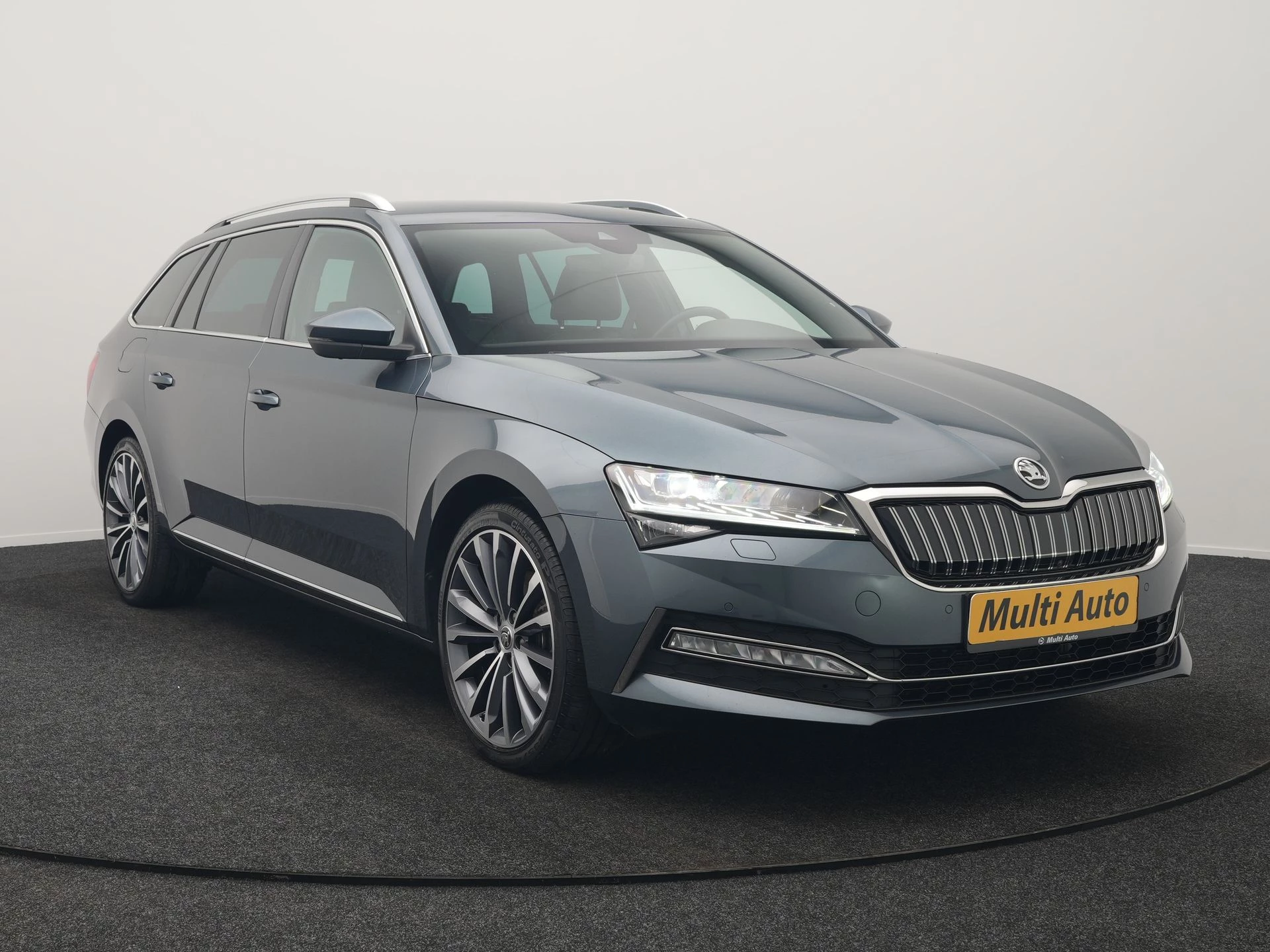 Hoofdafbeelding Škoda Superb