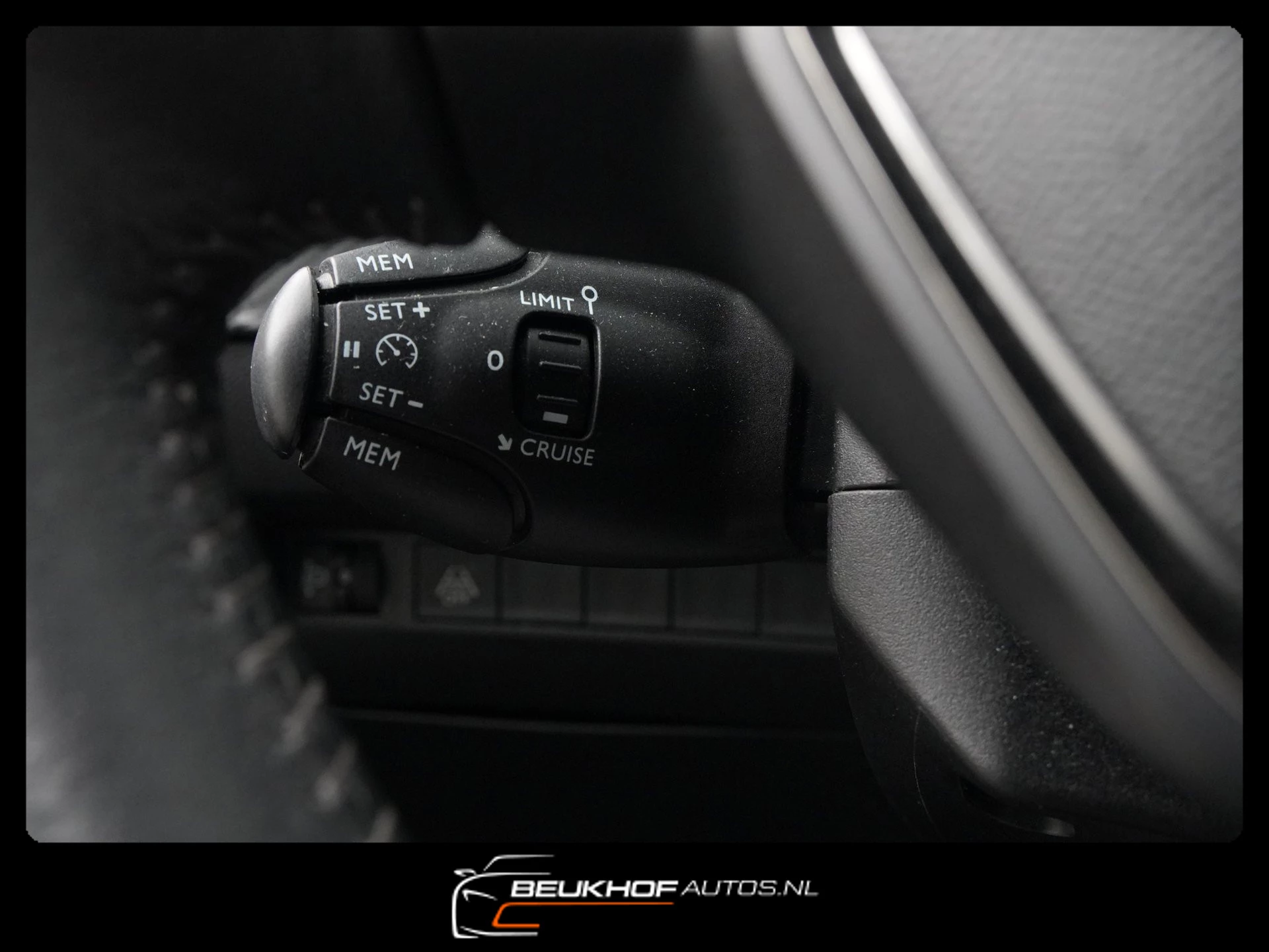 Hoofdafbeelding Peugeot e-208