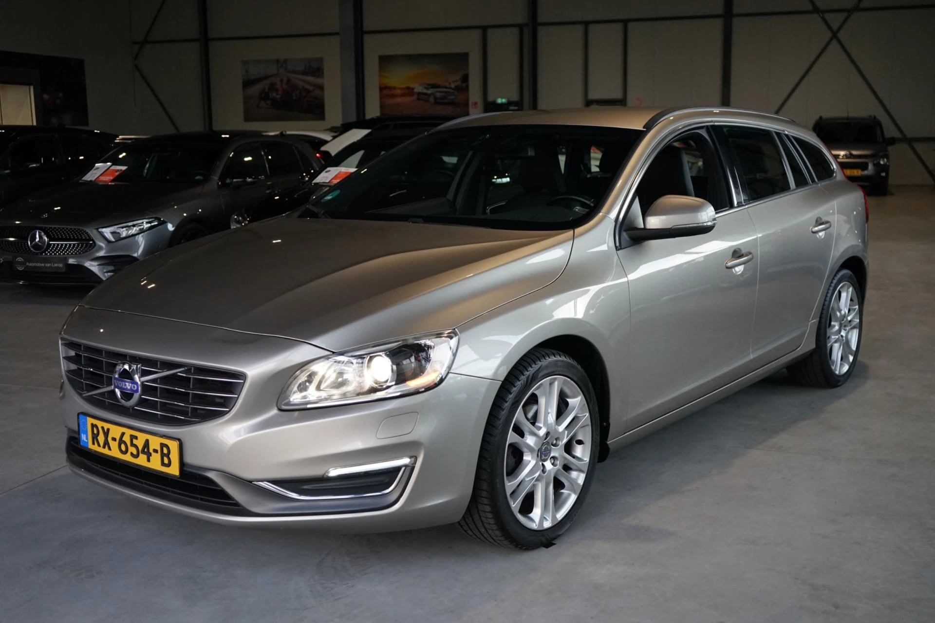 Hoofdafbeelding Volvo V60