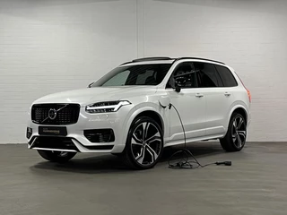 Hoofdafbeelding Volvo XC90 Volvo XC90 R-DESIGN Plug-In Hybrid AWD | Adapt. cruise control | Head-up | Open dak | Bowers & Wilkins | 22" | 360 Camera