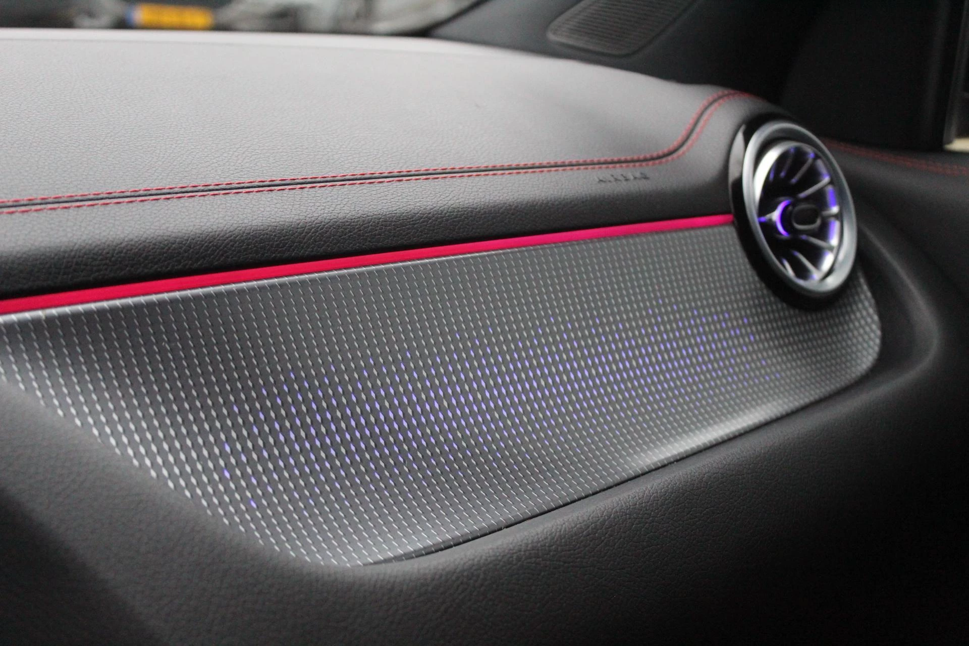 Hoofdafbeelding Mercedes-Benz EQA