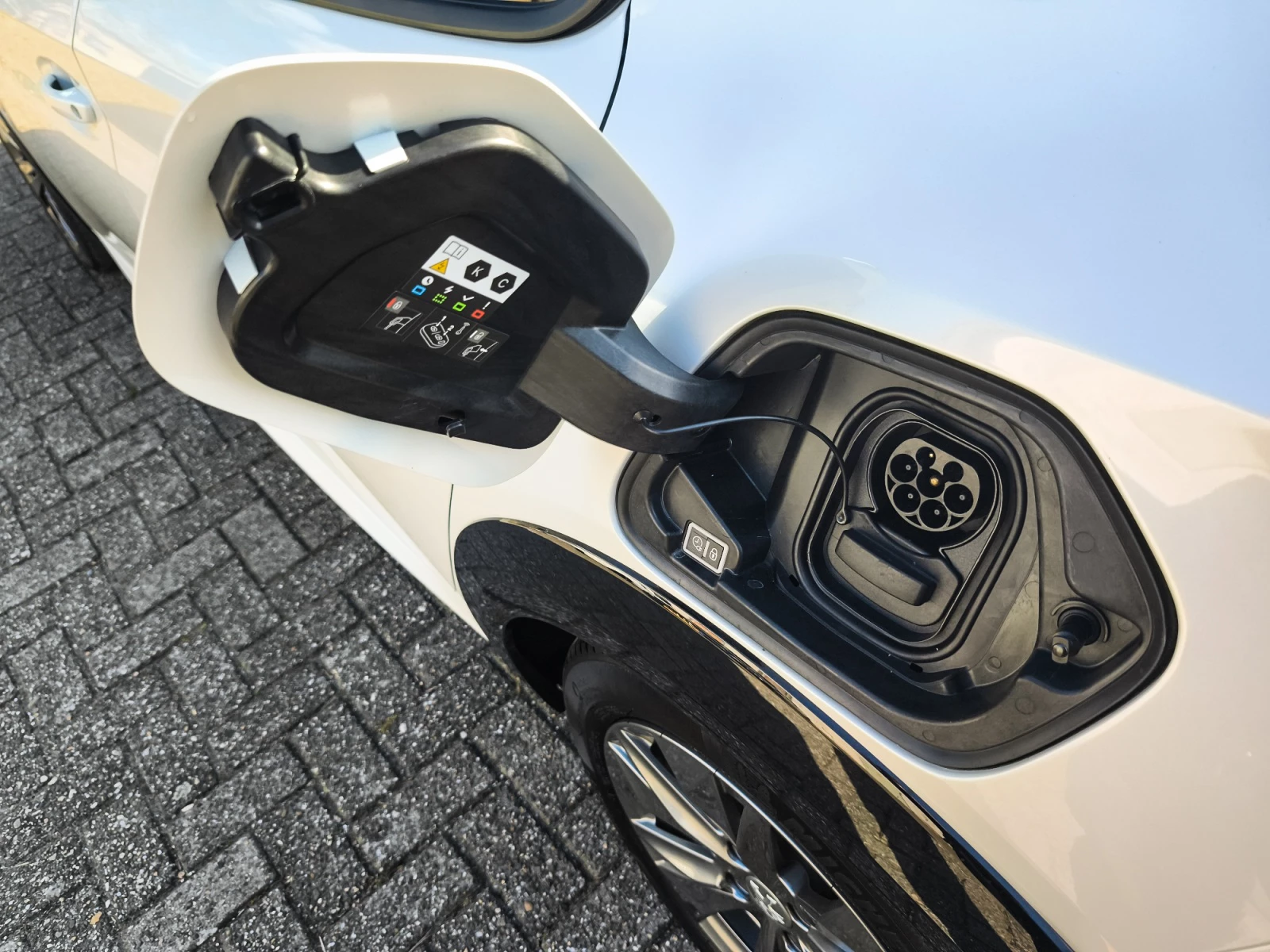 Hoofdafbeelding Peugeot e-208