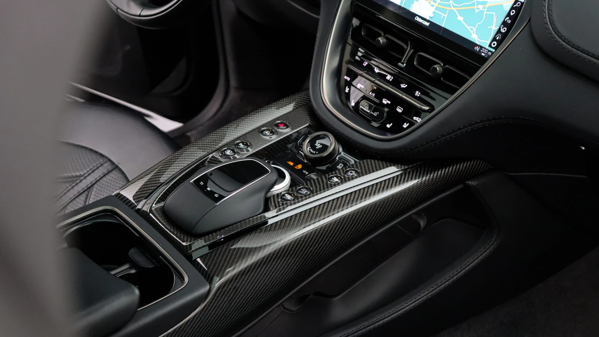 Hoofdafbeelding Aston Martin DBX