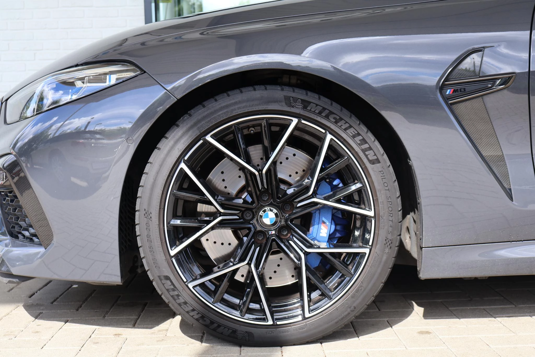 Hoofdafbeelding BMW M8
