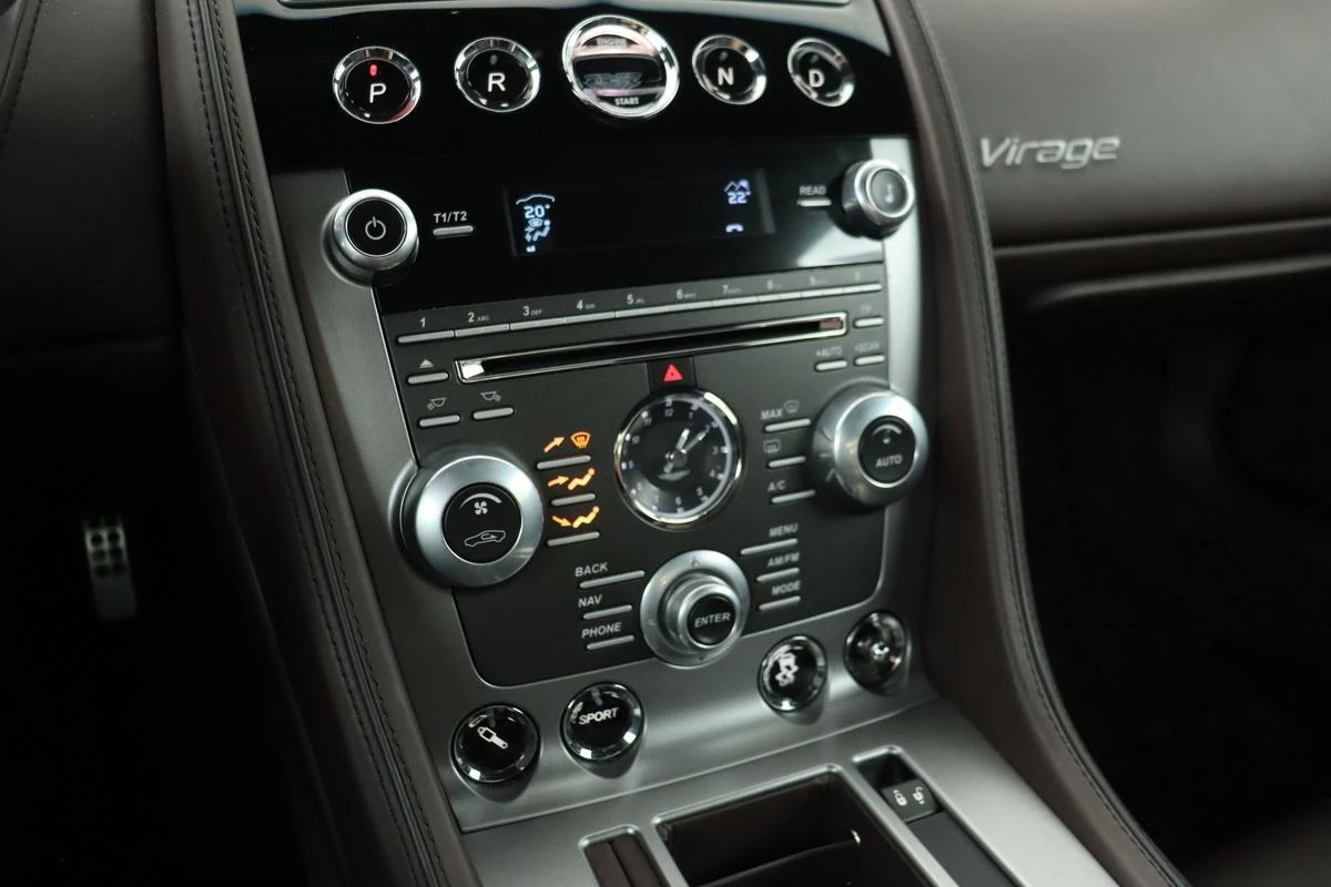 Hoofdafbeelding Aston Martin V12 Virage