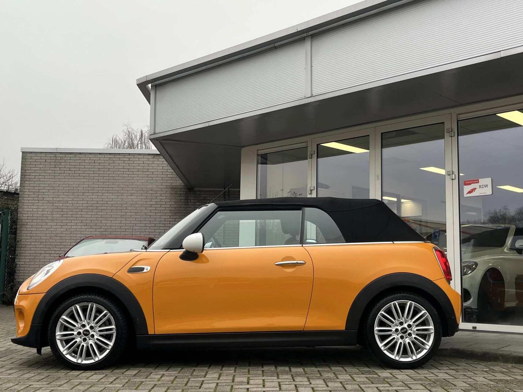 Hoofdafbeelding MINI Cooper Cabrio