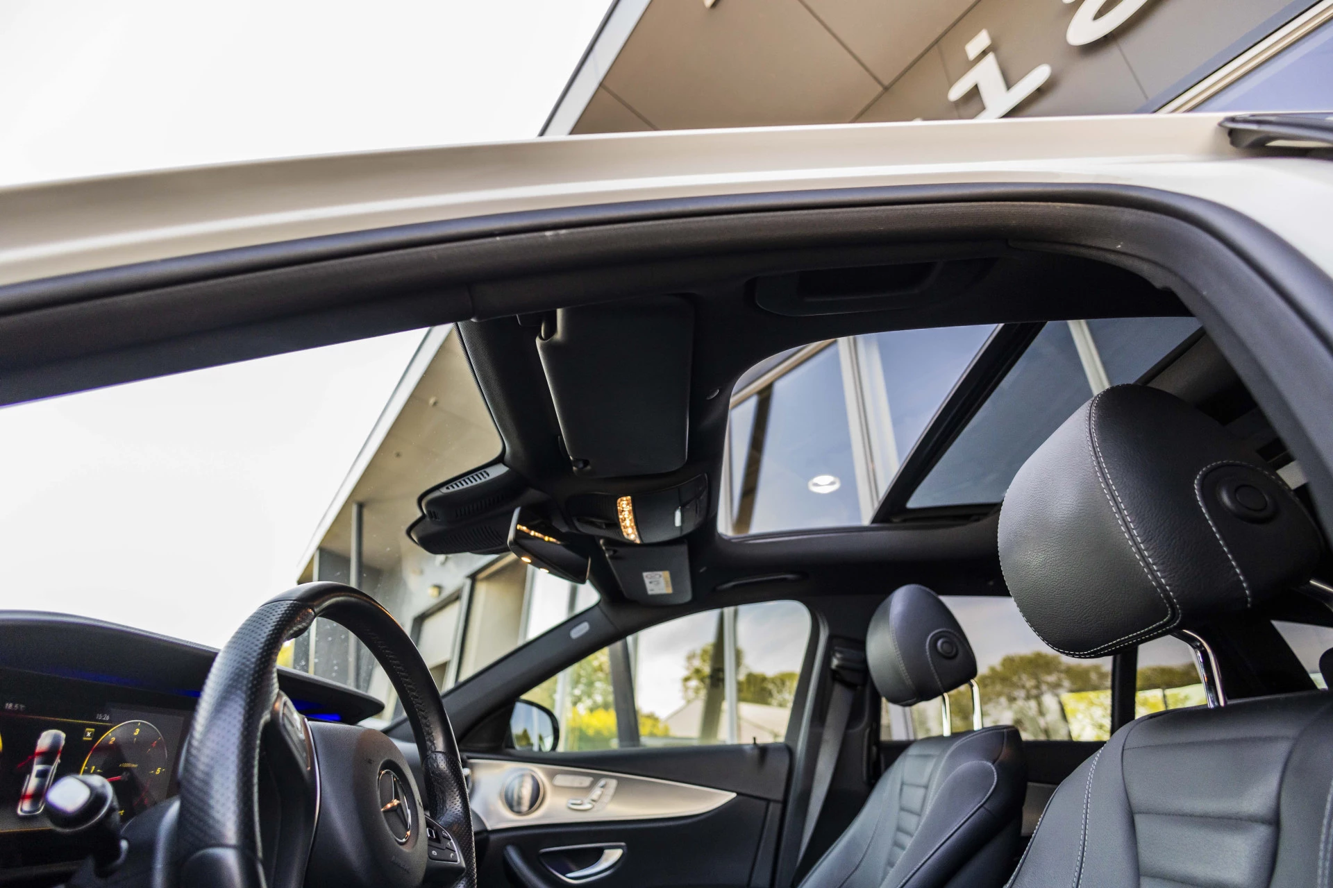 Hoofdafbeelding Mercedes-Benz E-Klasse