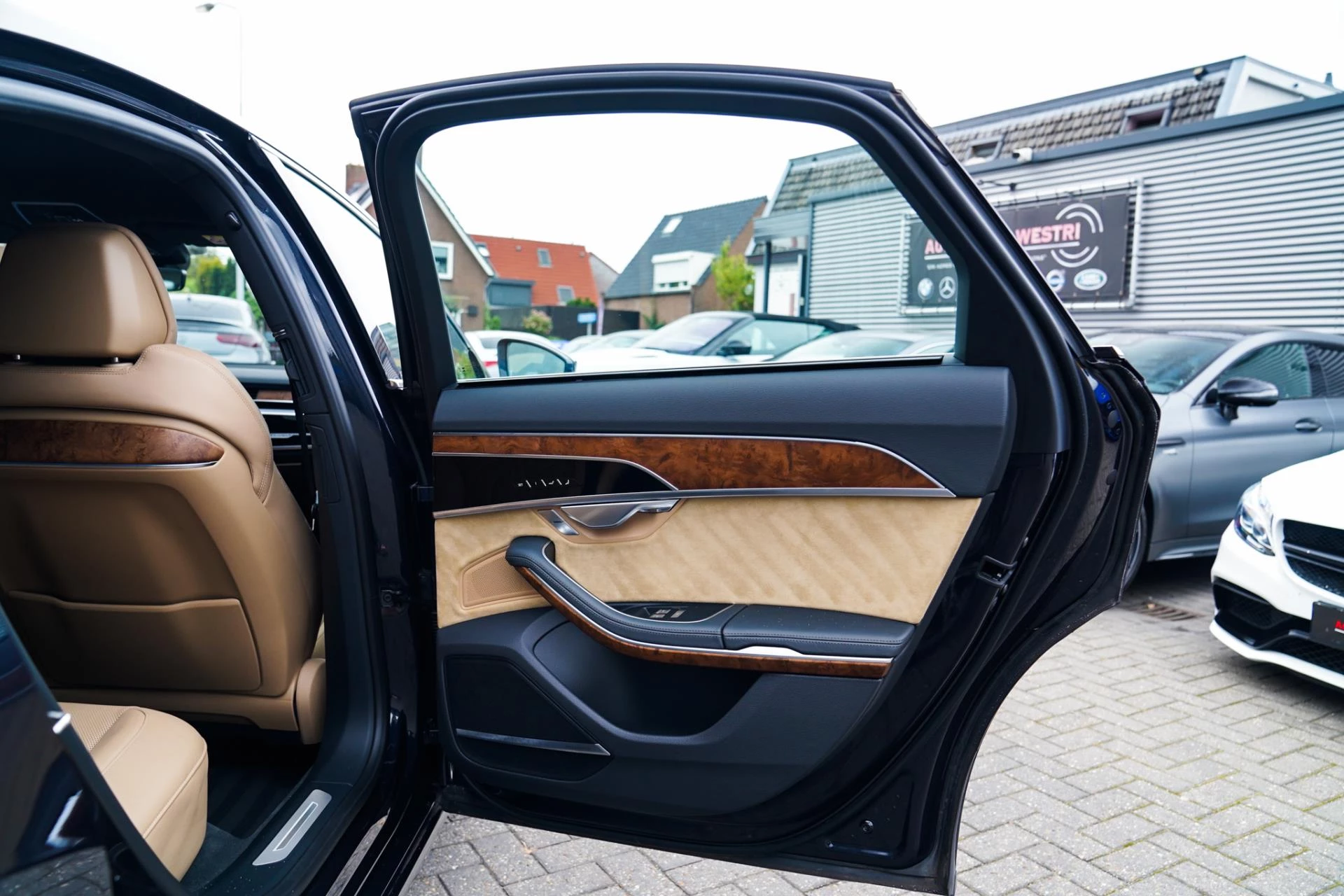 Hoofdafbeelding Audi A8