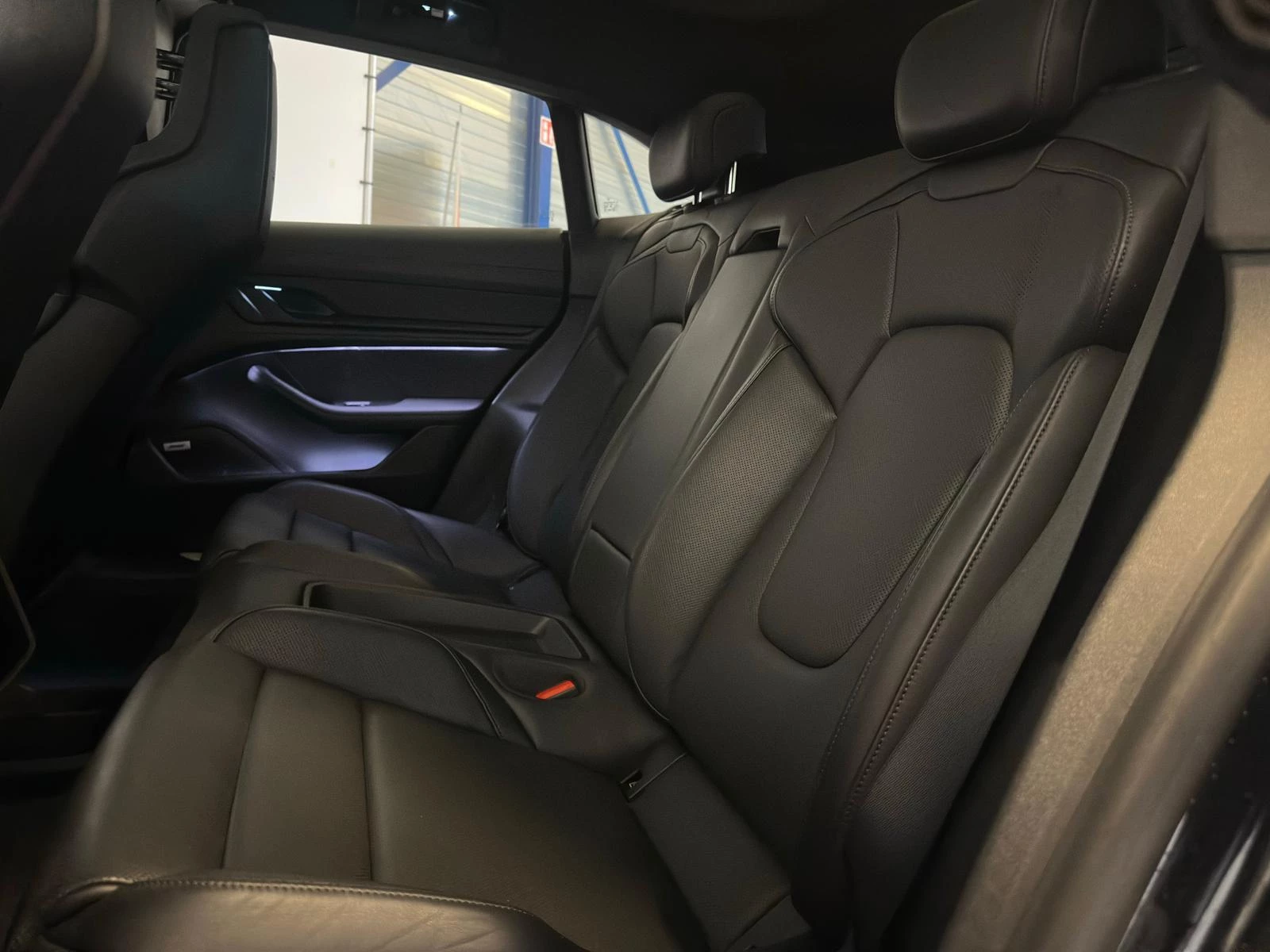 Hoofdafbeelding Porsche Taycan