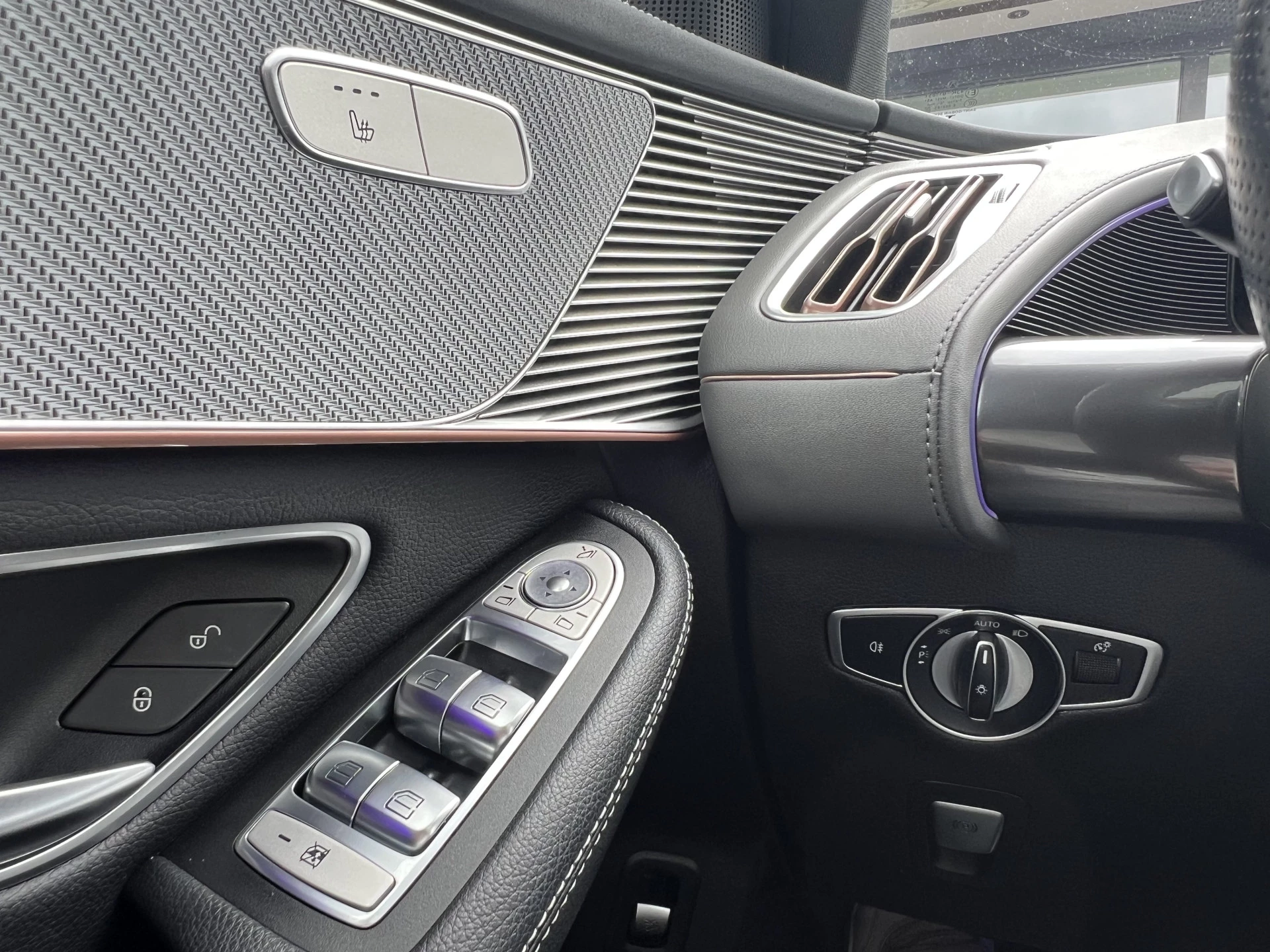 Hoofdafbeelding Mercedes-Benz EQC
