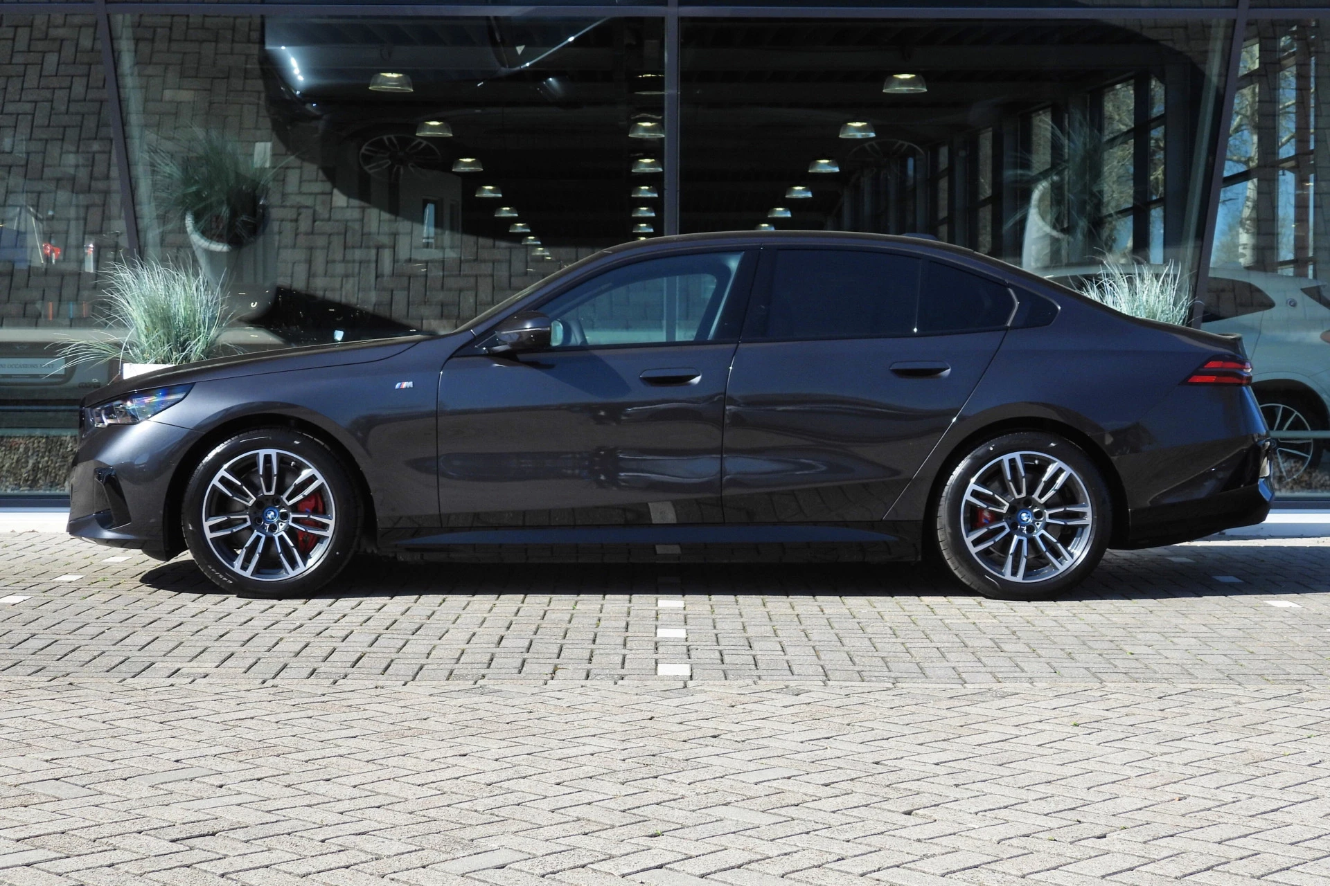 Hoofdafbeelding BMW i5