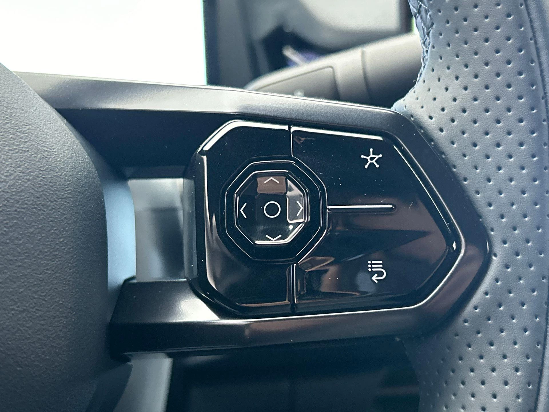 Hoofdafbeelding Lynk & Co 08