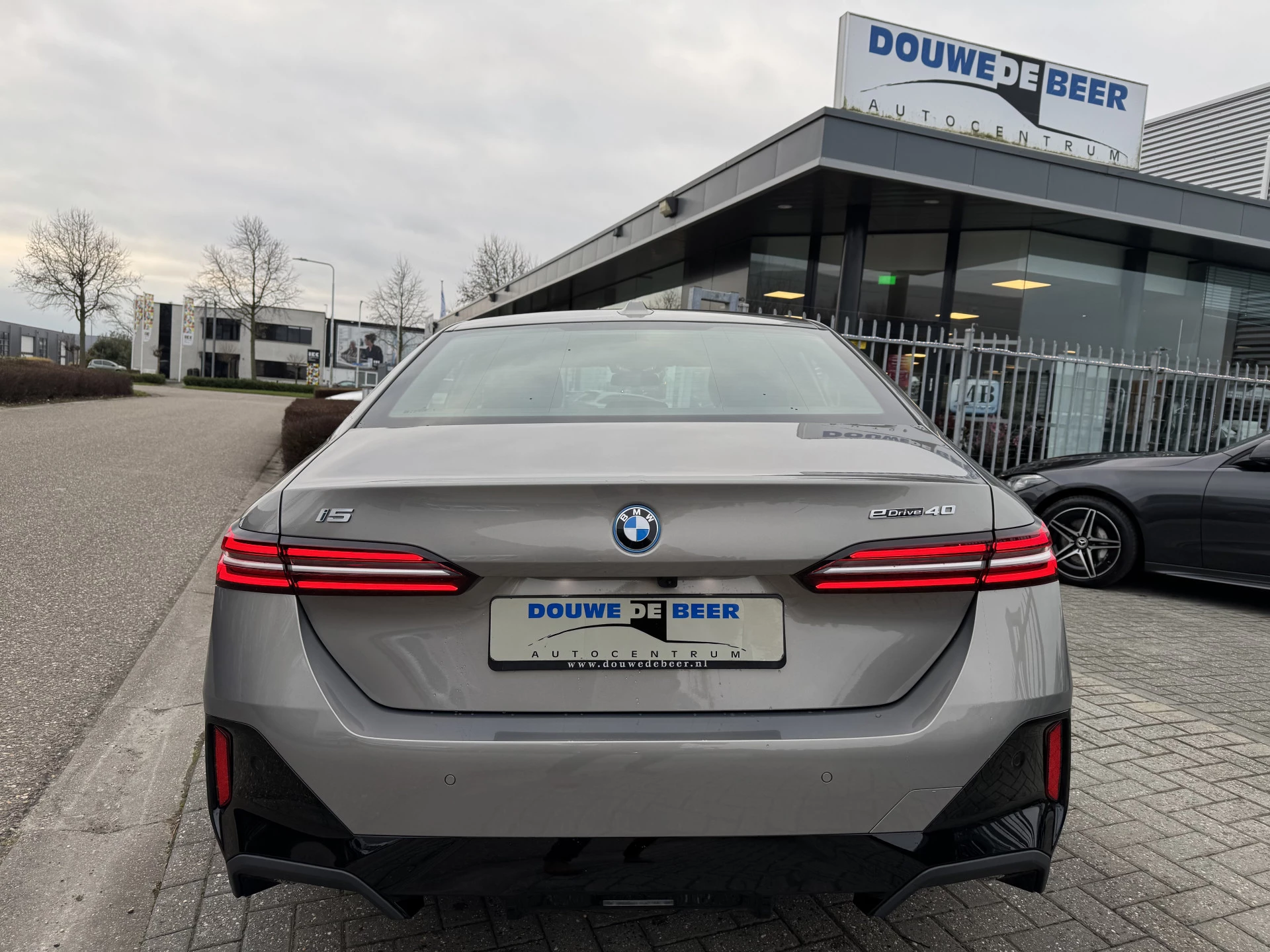 Hoofdafbeelding BMW i5