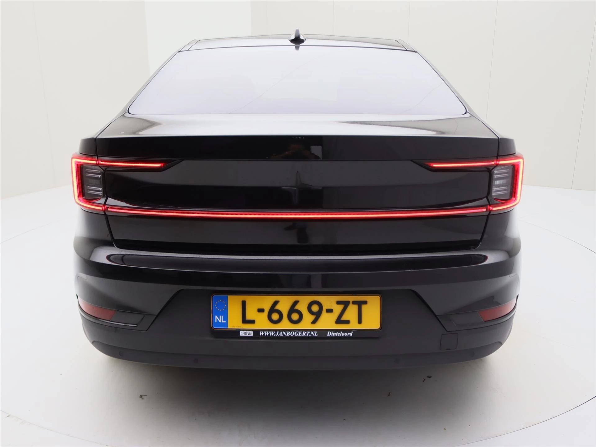 Hoofdafbeelding Polestar 2