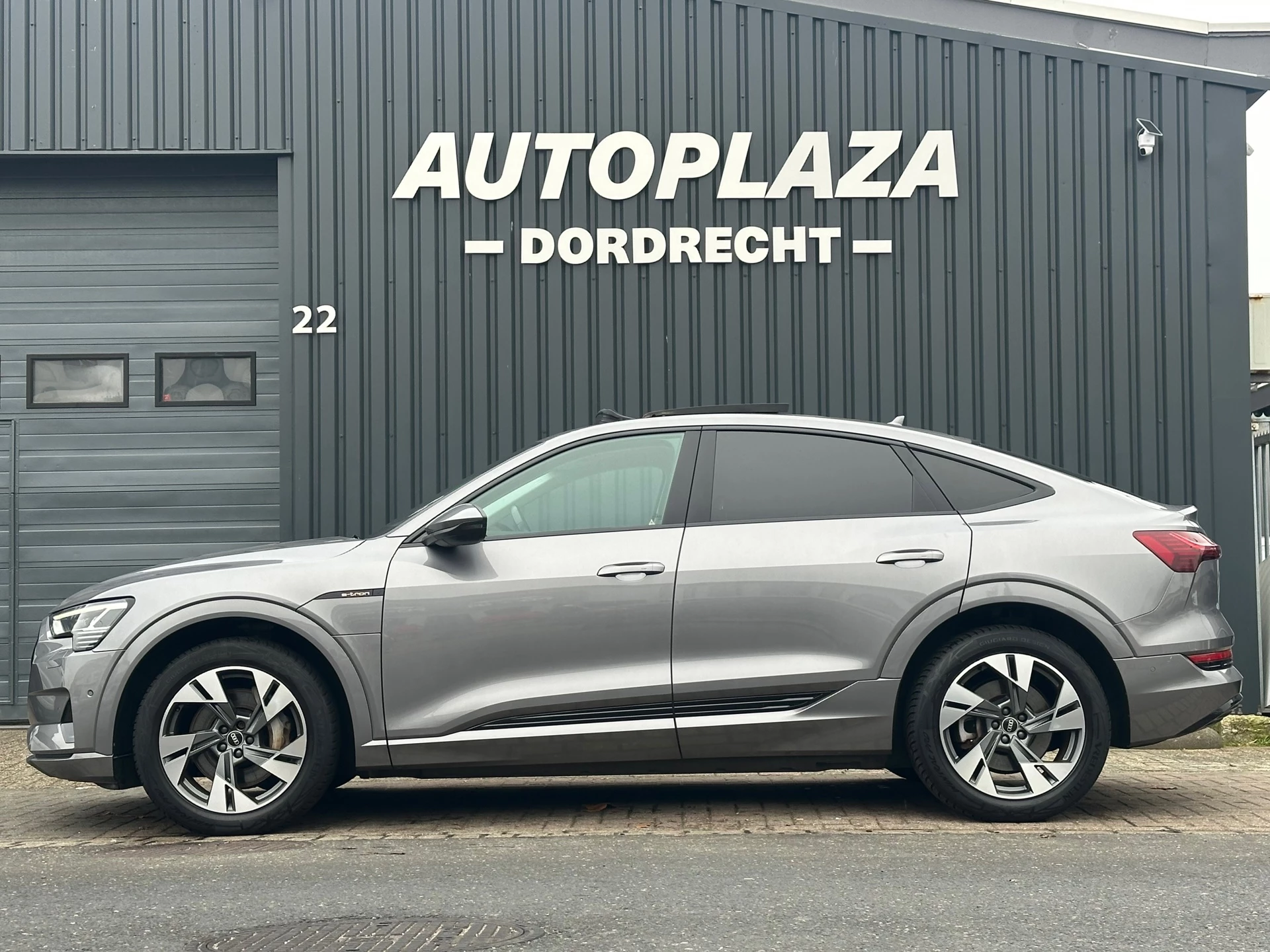 Hoofdafbeelding Audi e-tron