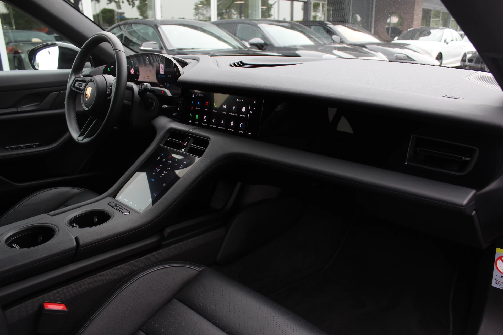 Hoofdafbeelding Porsche Taycan