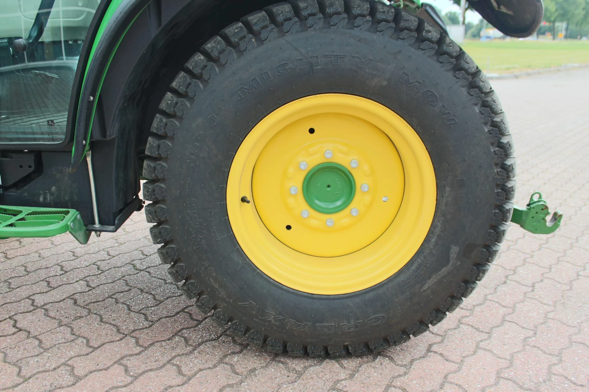 Hoofdafbeelding John Deere 3046R