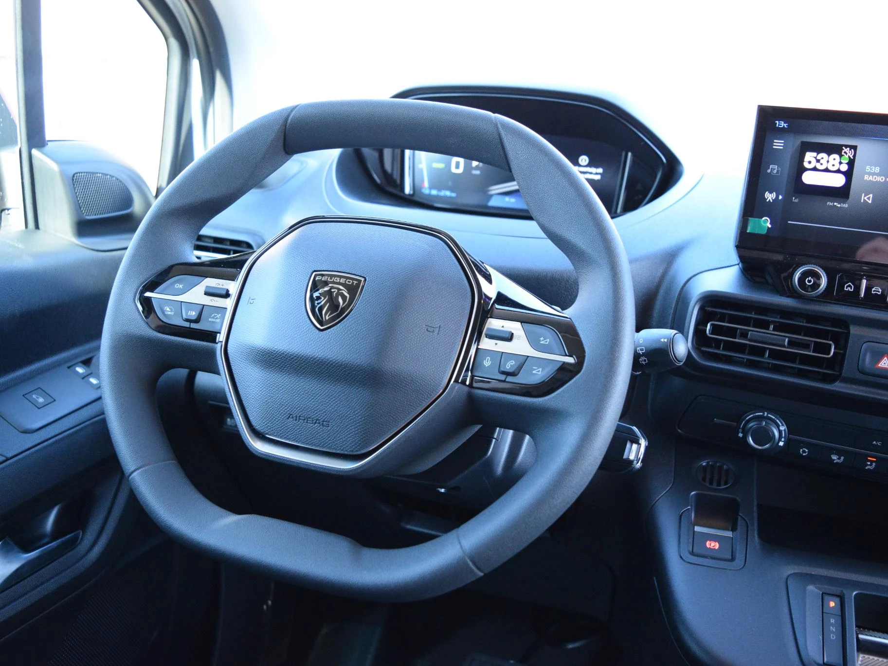 Hoofdafbeelding Peugeot e-Partner