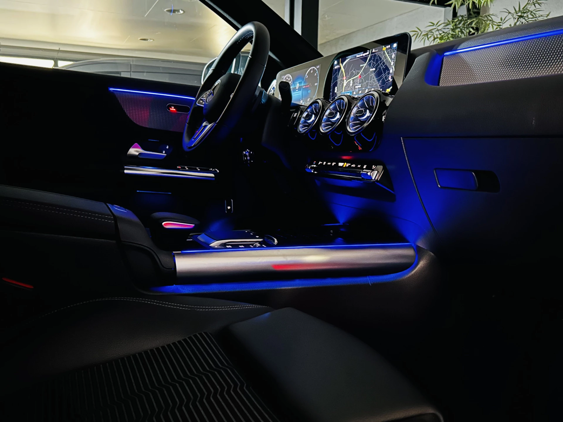 Hoofdafbeelding Mercedes-Benz EQA