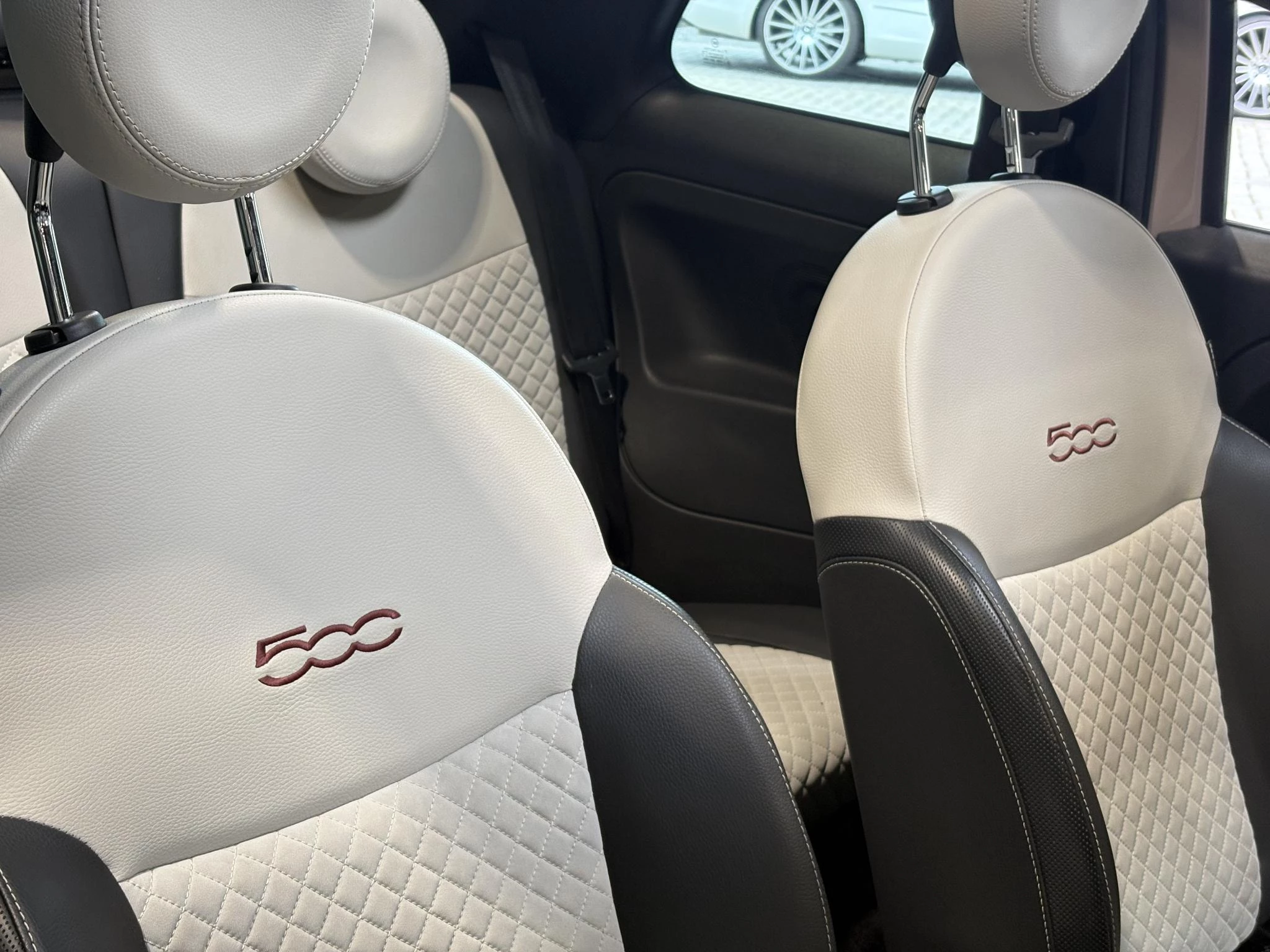 Hoofdafbeelding Fiat 500C