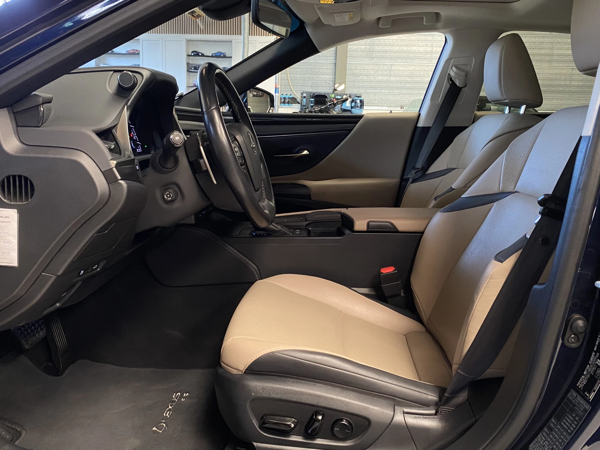 Hoofdafbeelding Lexus ES