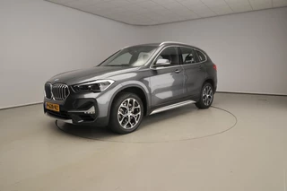BMW X1 sDrive20i | Laserlicht | Leder | HUD | Sportstoelen | Stoelverwarming | Keyless | DAB | Hifi Speakers | Alu 18 inch