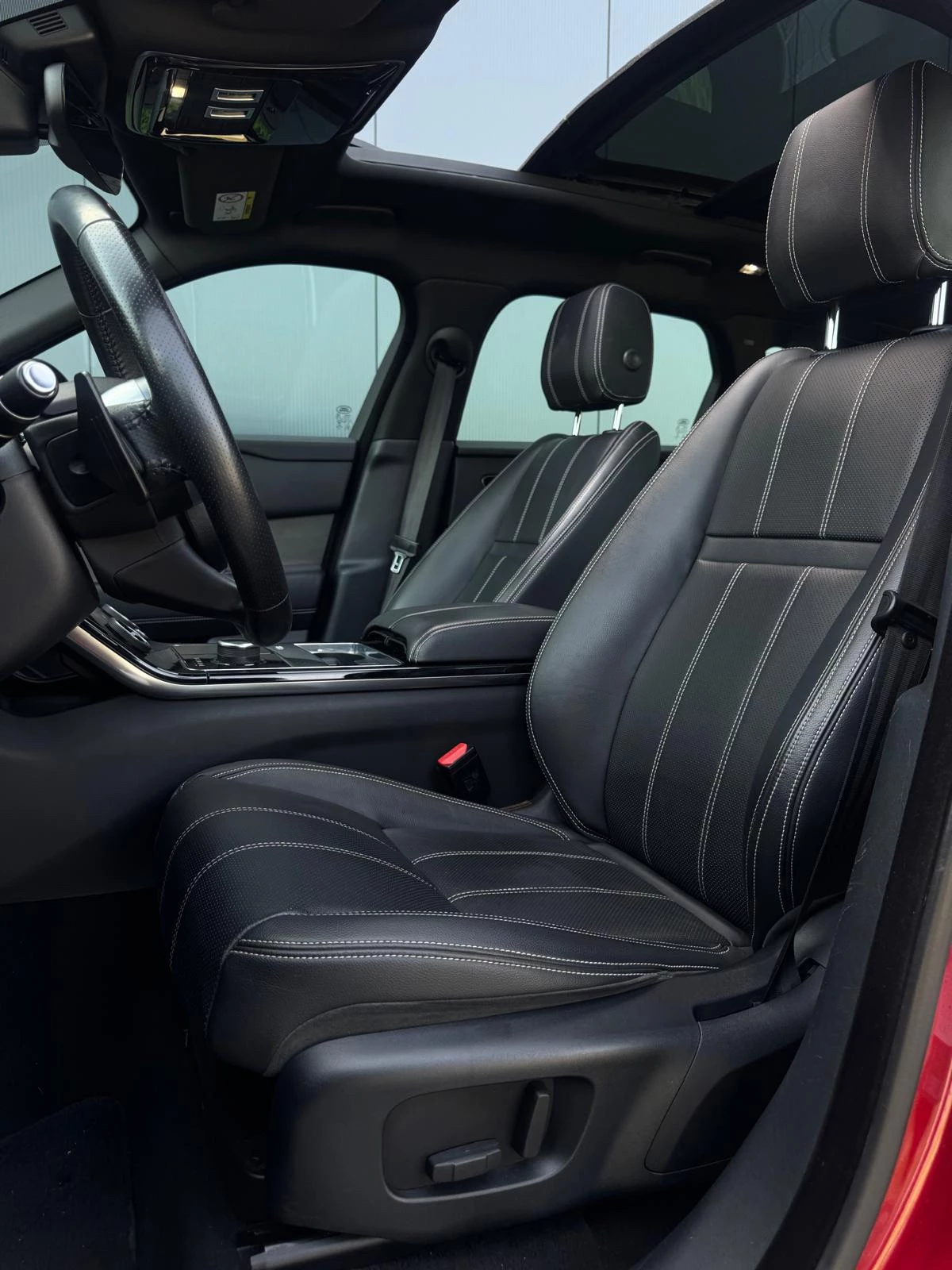 Hoofdafbeelding Land Rover Range Rover Velar