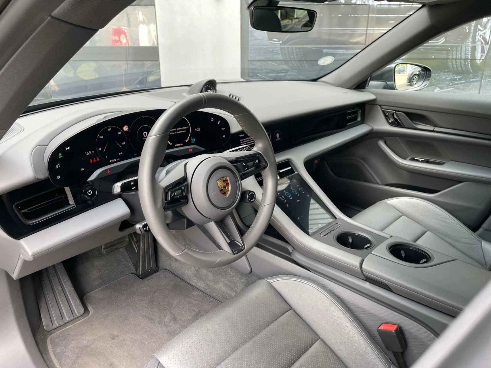 Hoofdafbeelding Porsche Taycan