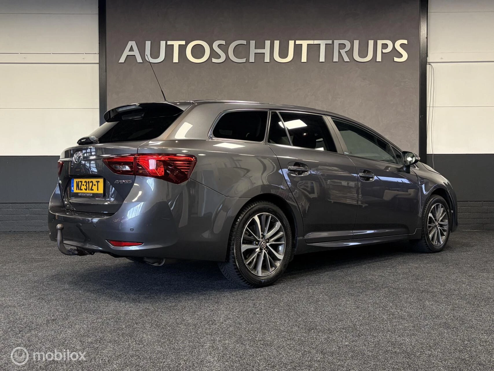 Hoofdafbeelding Toyota Avensis