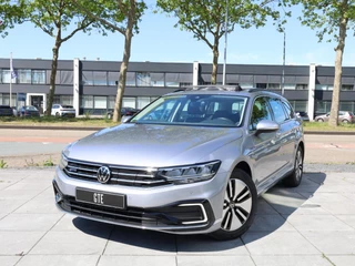 Volkswagen Passat Variant GTE 1.4 TSI PHEV Panodak | Camera | Trekhaak | Adaptive Cruise | Massage | Stoelverwarming |