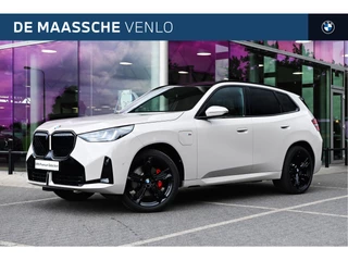 Hoofdafbeelding BMW X3 BMW X3 xDrive30e M Sport Automaat / Panoramadak / Trekhaak / Sportstoelen / Adaptieve LED / Parking Assistant Plus / Stoelventilatie / Comfort Access