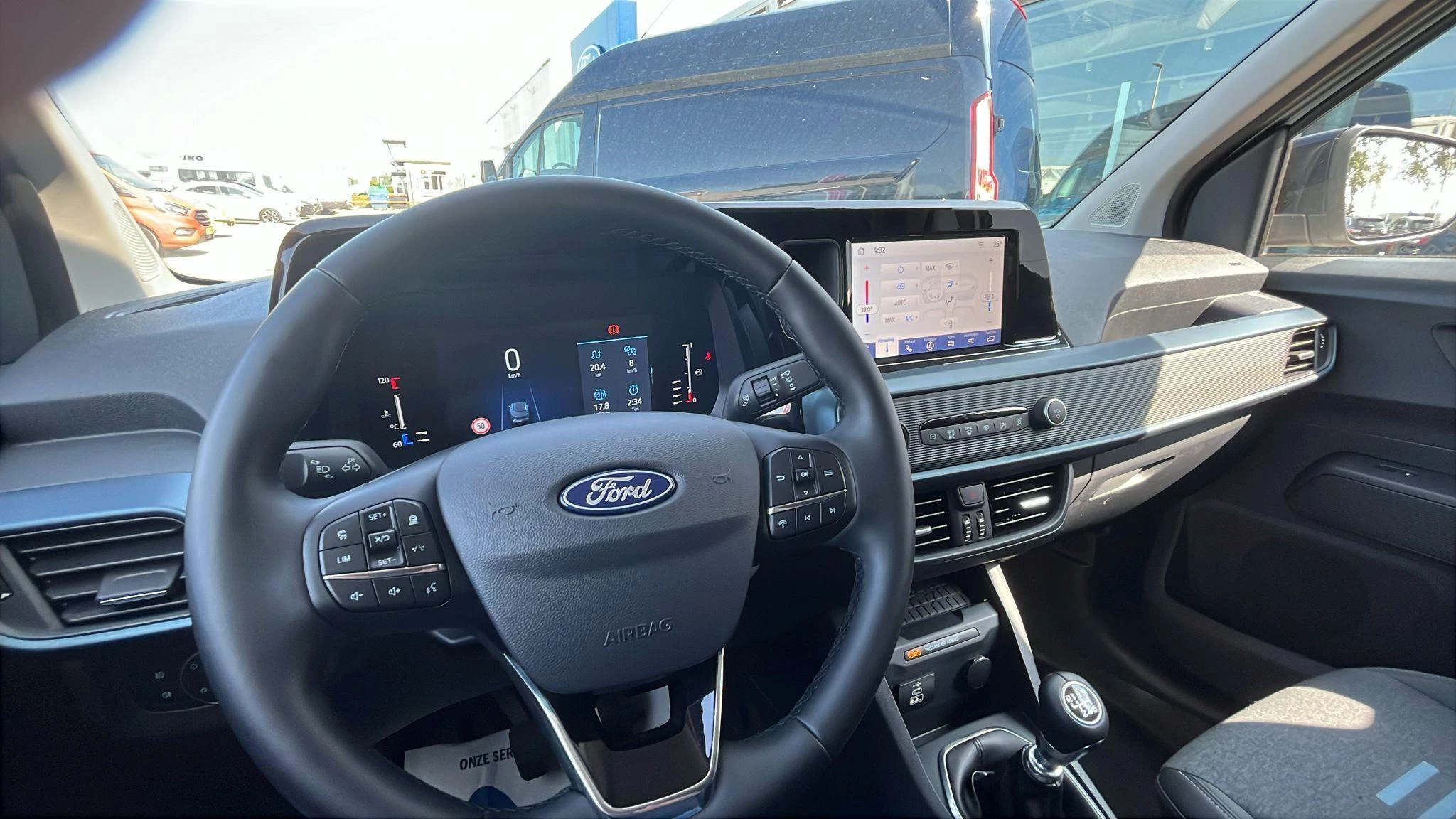Hoofdafbeelding Ford Transit Courier