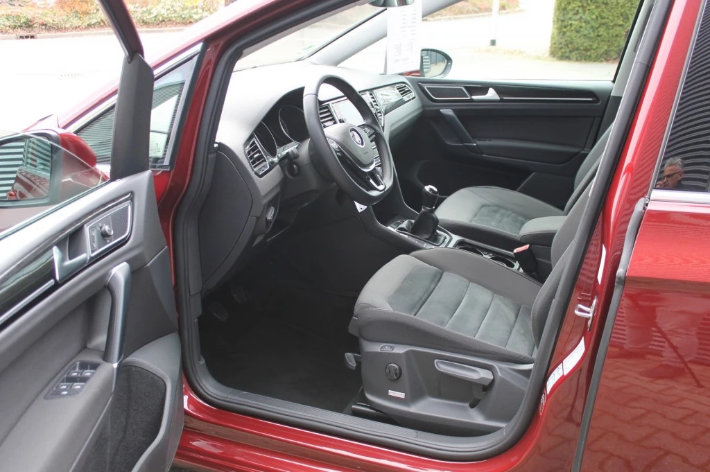 Hoofdafbeelding Volkswagen Golf Sportsvan