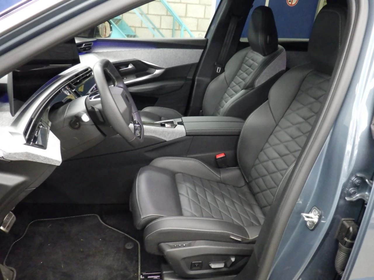 Hoofdafbeelding Peugeot e-3008