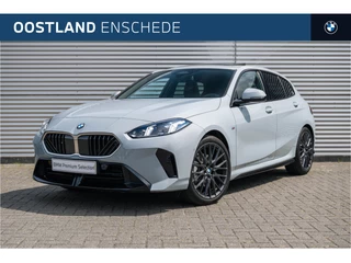 BMW 1 Serie 120 M Sport Automaat / Panoramadak / Sportstoelen / Achteruitrijcamera / M Adaptief onderstel / Adaptieve LED / Comfort Access / Stoelverwarming