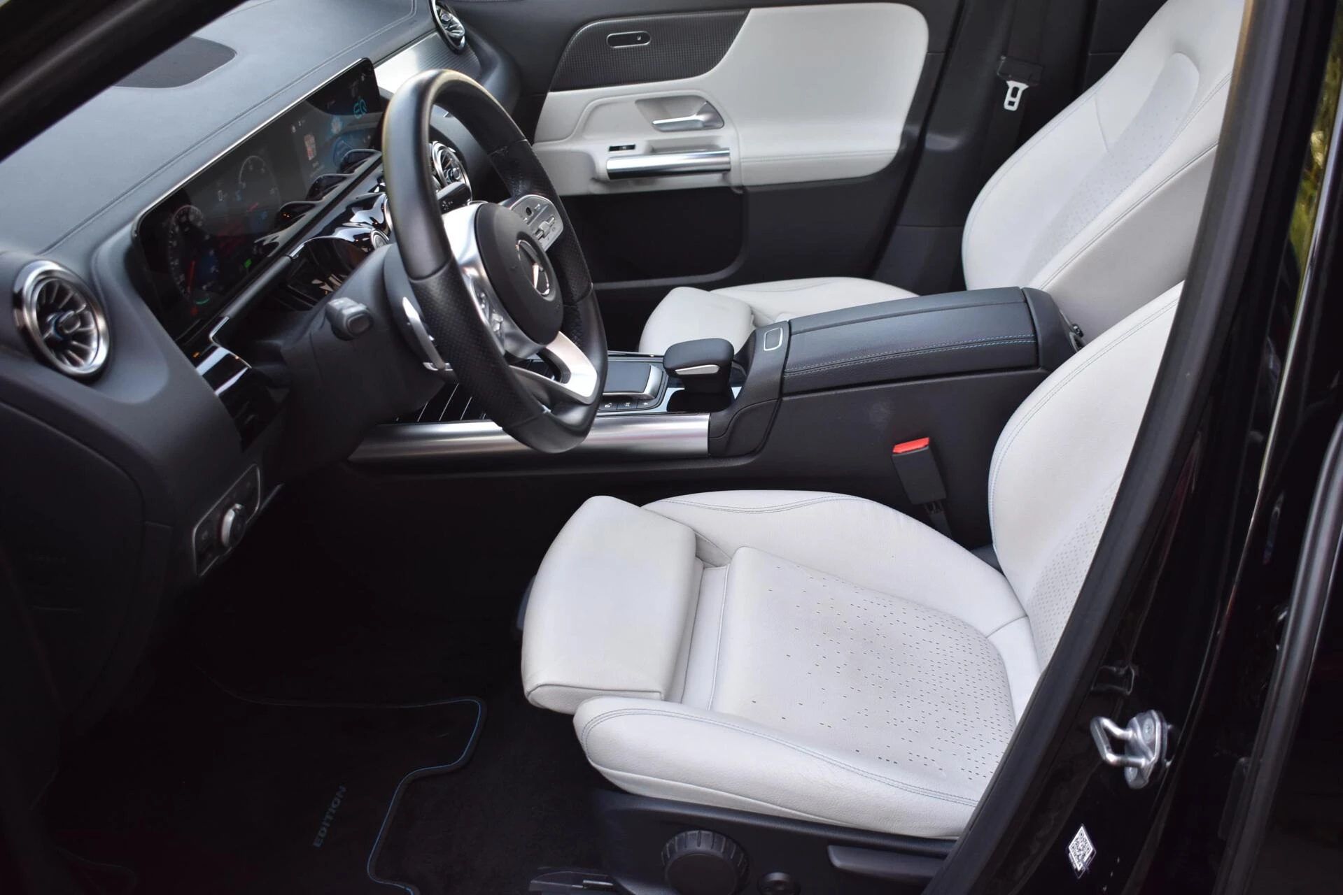 Hoofdafbeelding Mercedes-Benz EQA
