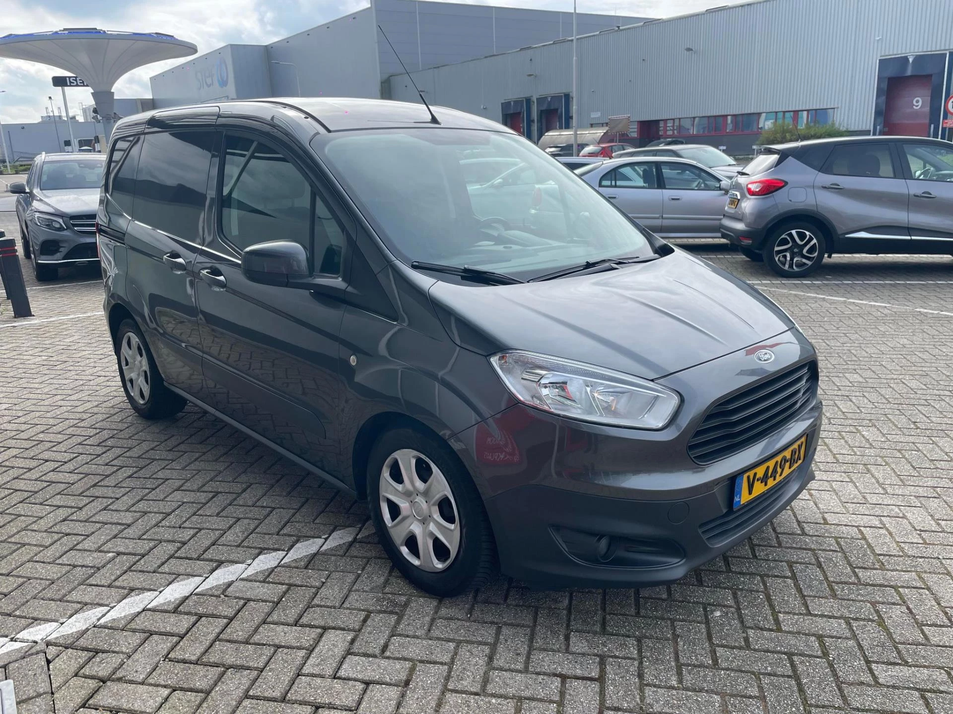 Hoofdafbeelding Ford Transit Courier
