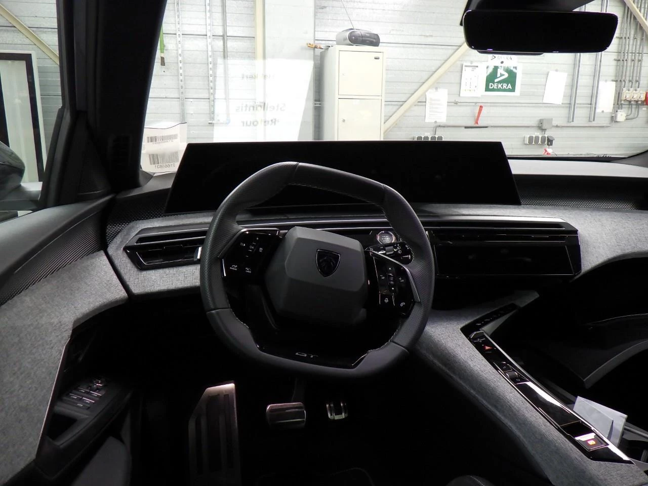 Hoofdafbeelding Peugeot e-5008