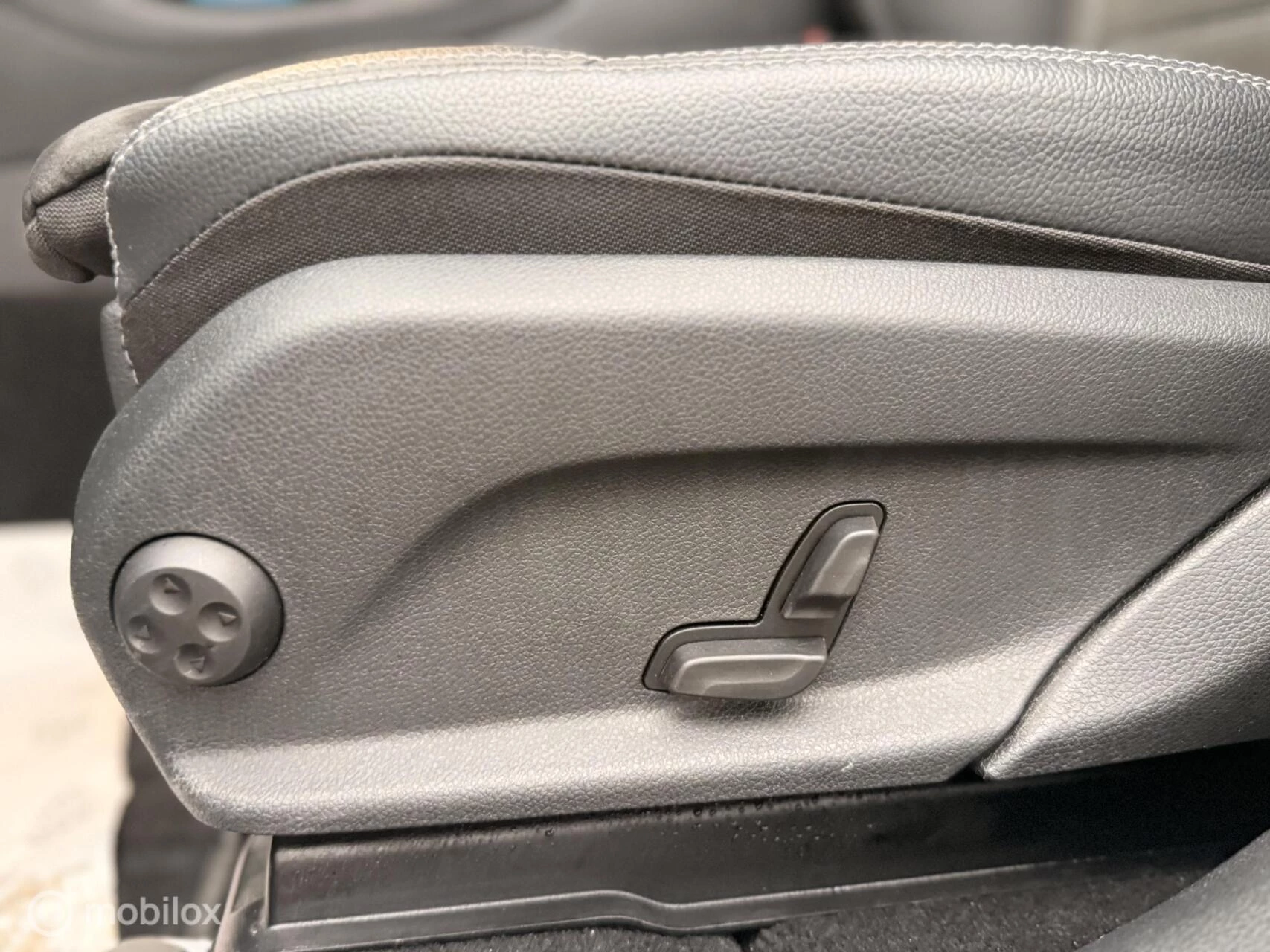 Hoofdafbeelding Mercedes-Benz EQC