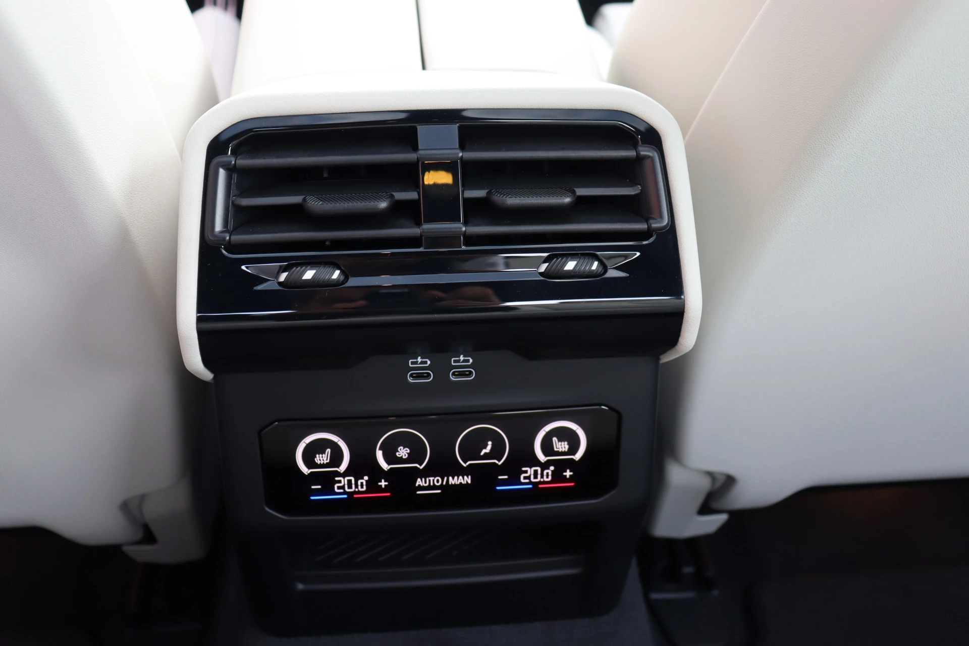 Hoofdafbeelding BMW i5