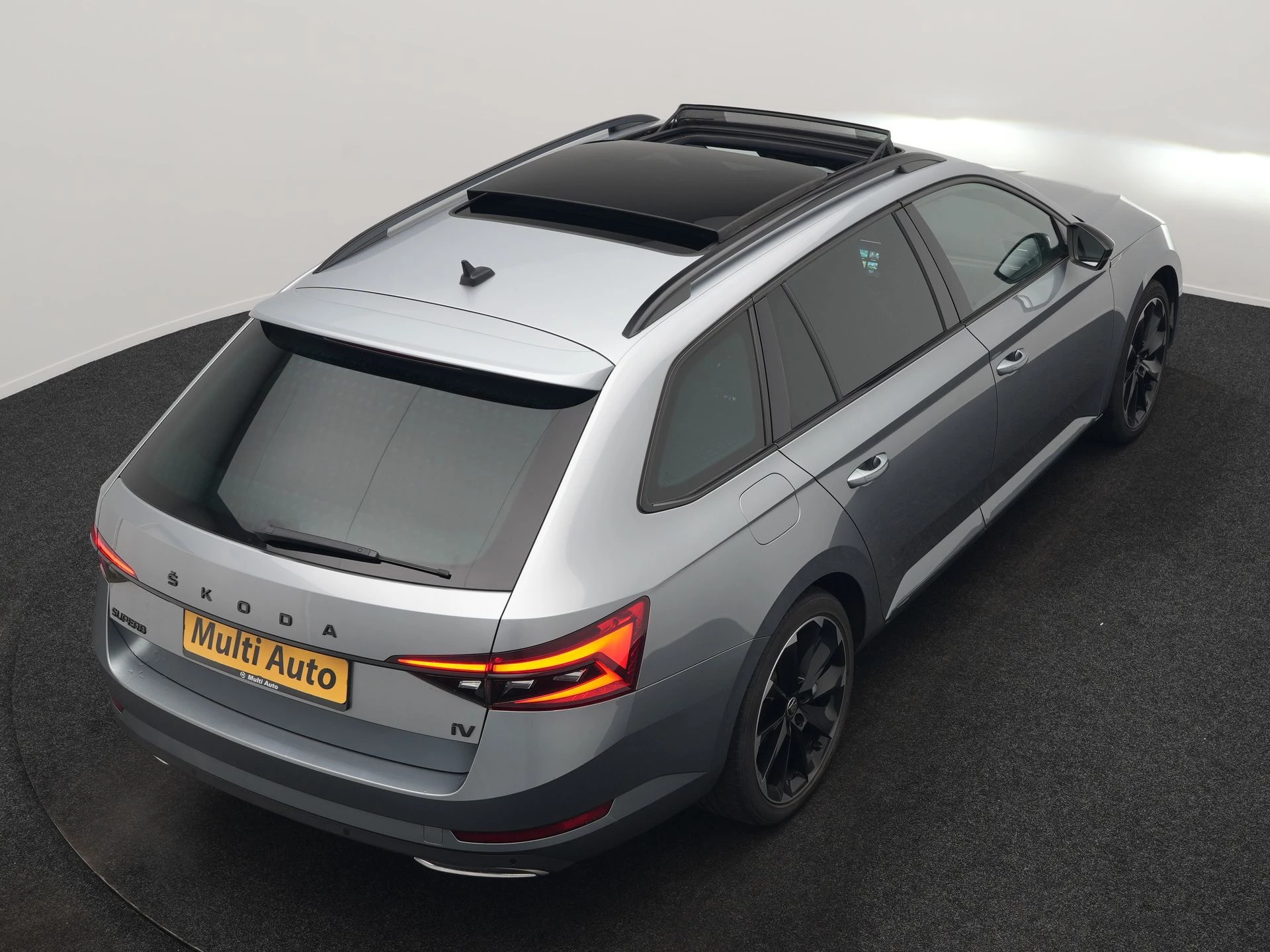 Hoofdafbeelding Škoda Superb