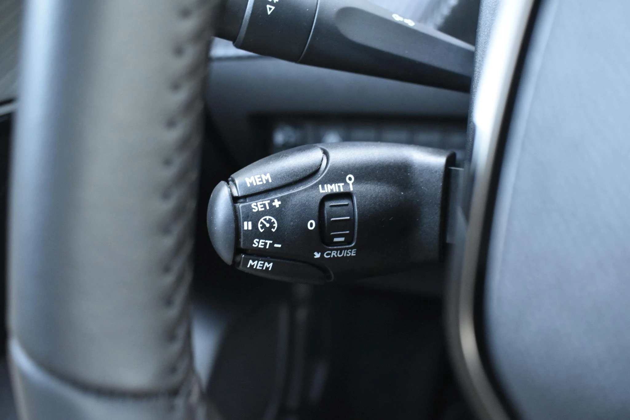 Hoofdafbeelding Peugeot e-208