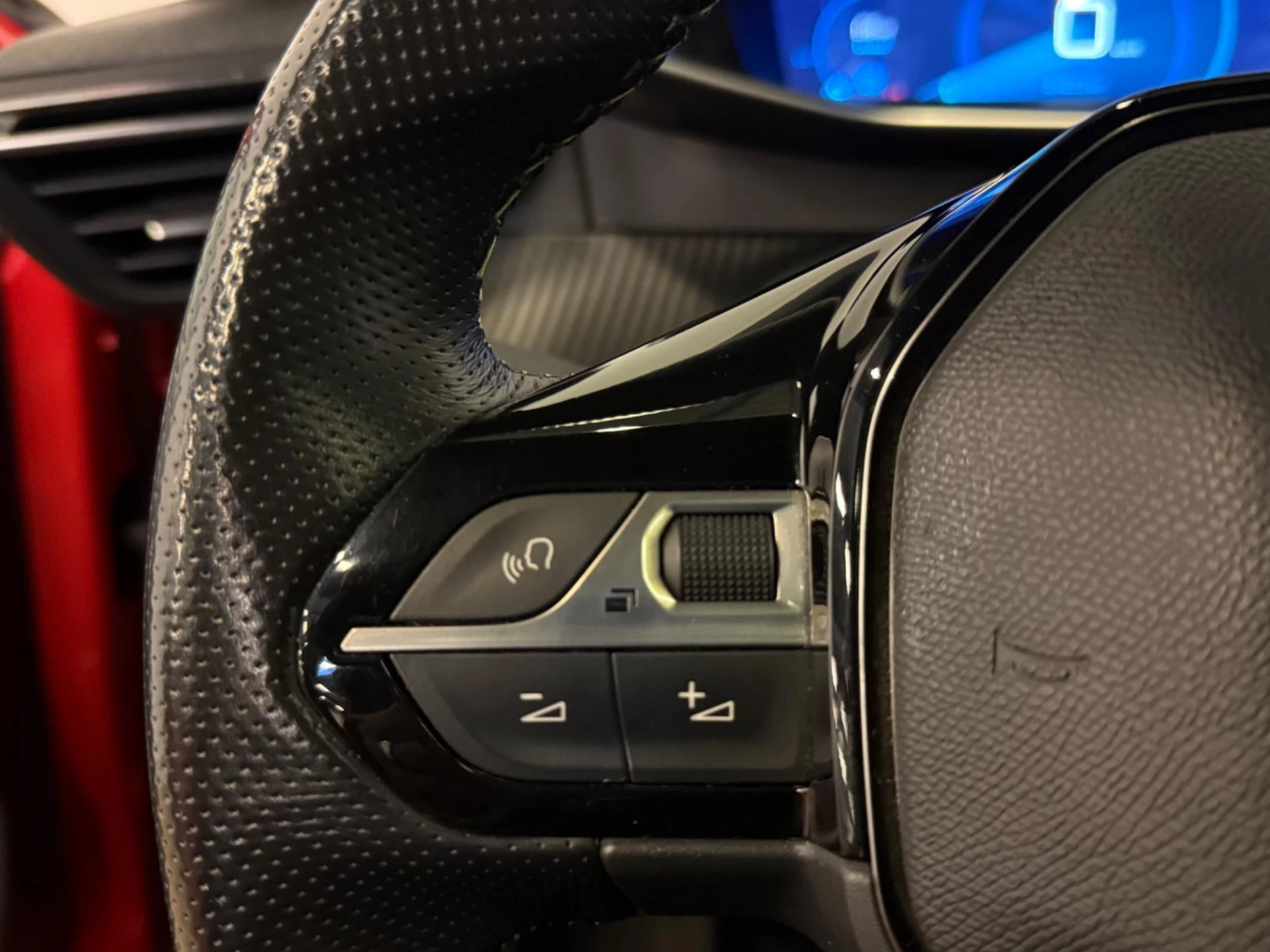 Hoofdafbeelding Peugeot e-208